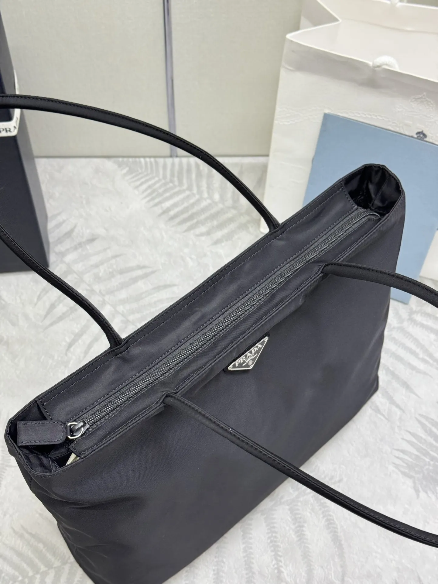 Nylon Triangle Logo Large Tote Bag D60016413 — view 5