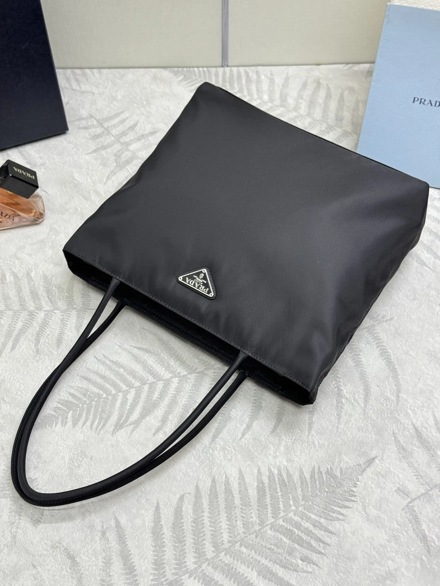 Nylon Triangle Logo Tote Bag D58016509 — view 3