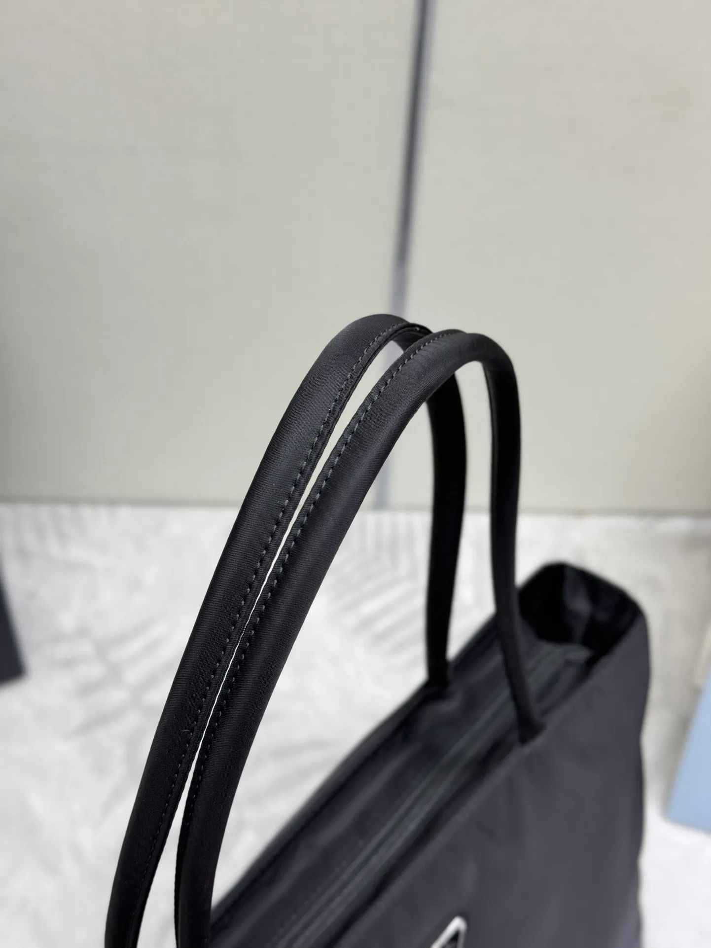 Nylon Triangle Logo Tote Bag D58016509 — view 4