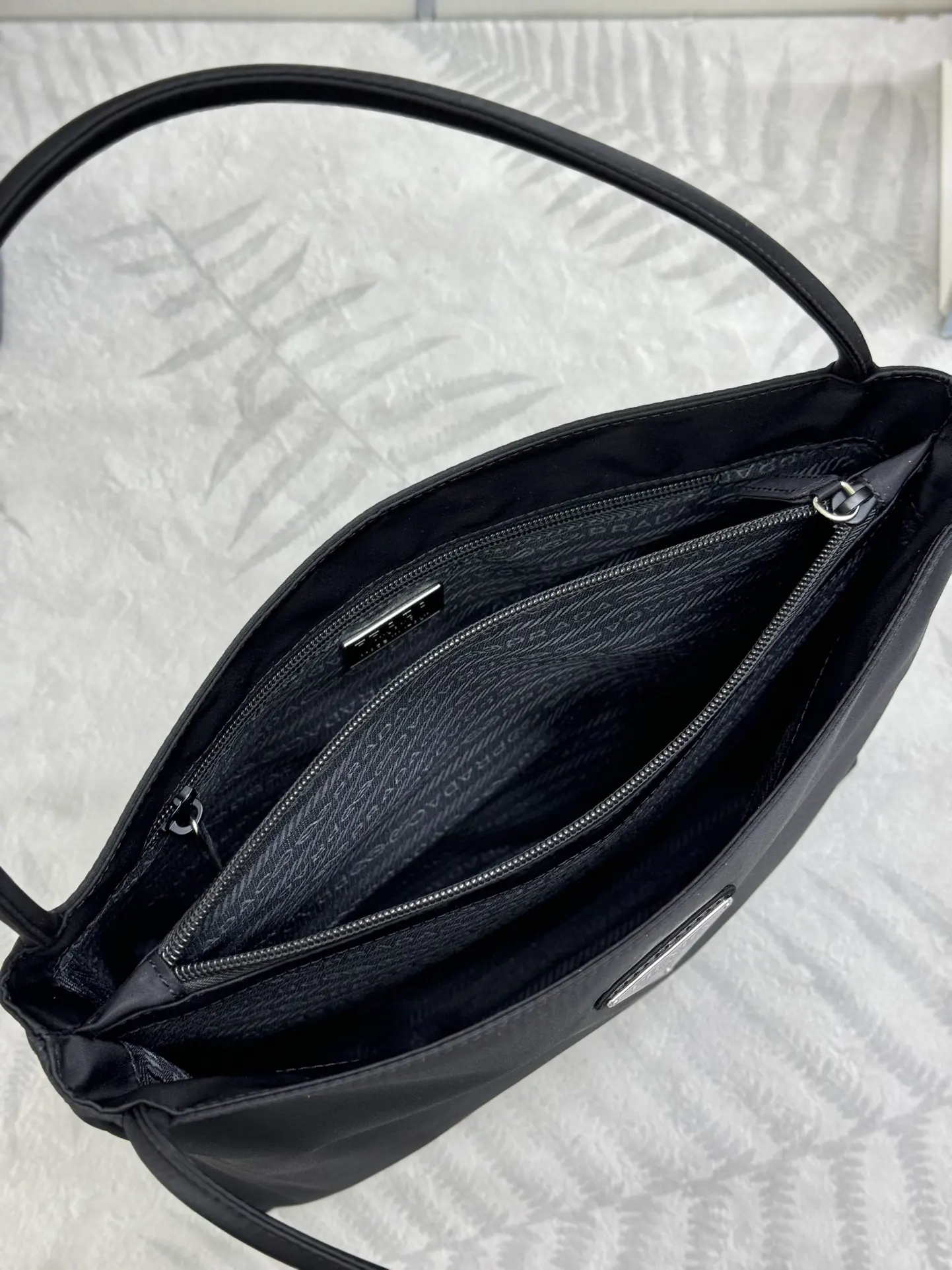 Nylon Medium Tote Bag D53016415 — view 6