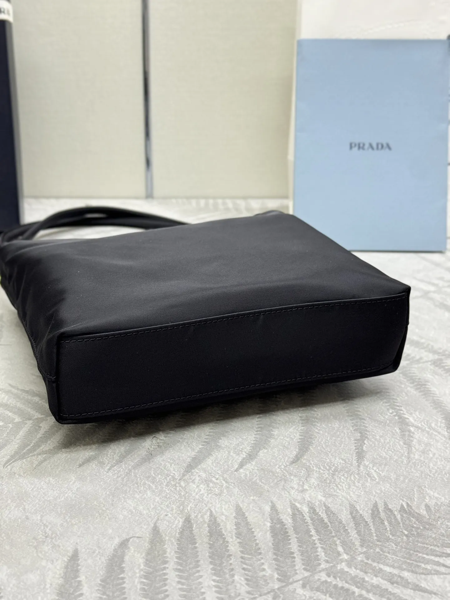 Small Nylon Tote Bag D52016416 — view 3