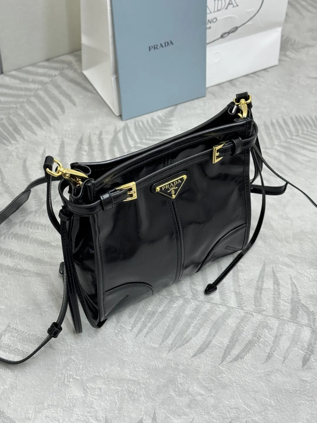 Soft Lux Oiled Leather Top-Handle Crossbody Bag D95016417 — view 4