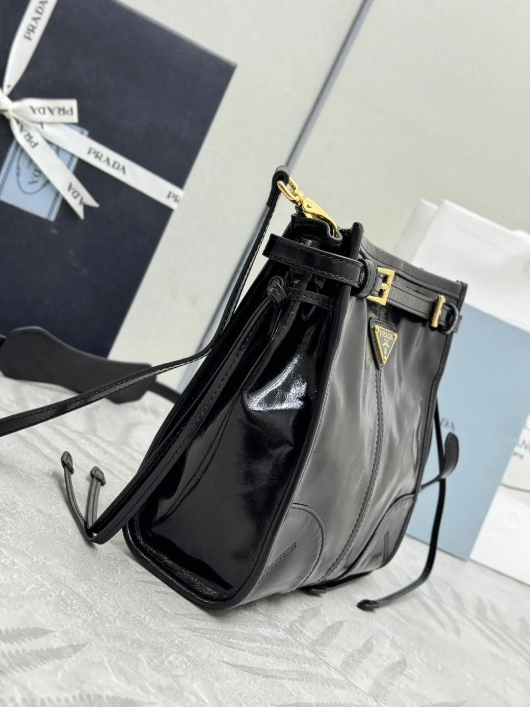Soft Lux Oiled Leather Top-Handle Crossbody Bag D95016417 — view 5