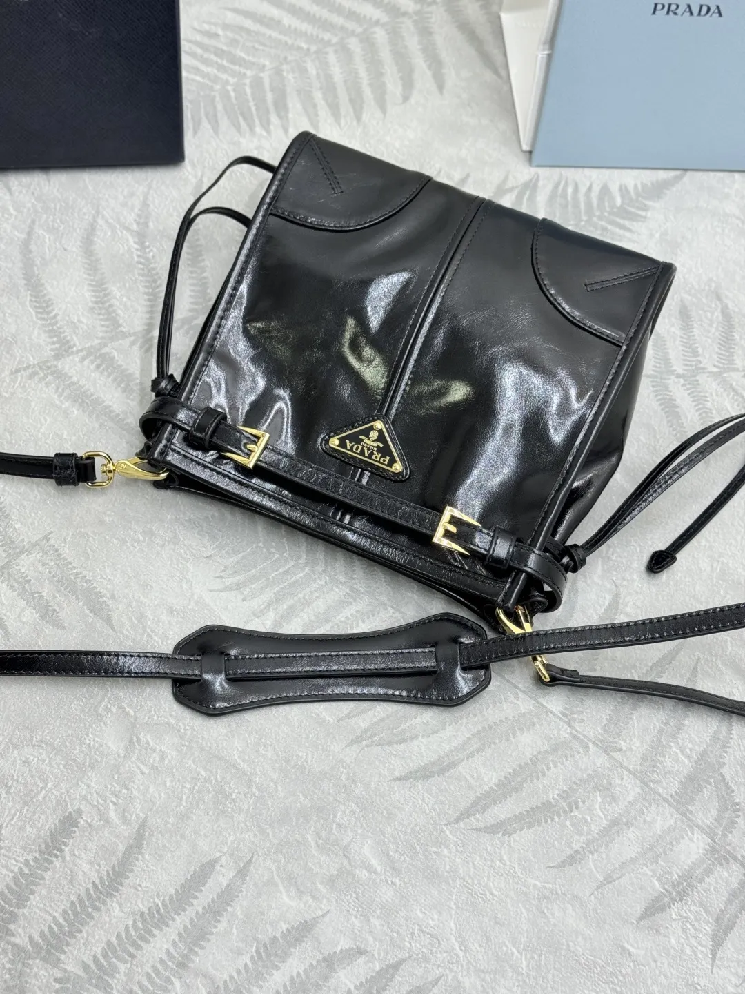 Soft Lux Oiled Leather Top-Handle Crossbody Bag D95016417 — view 6