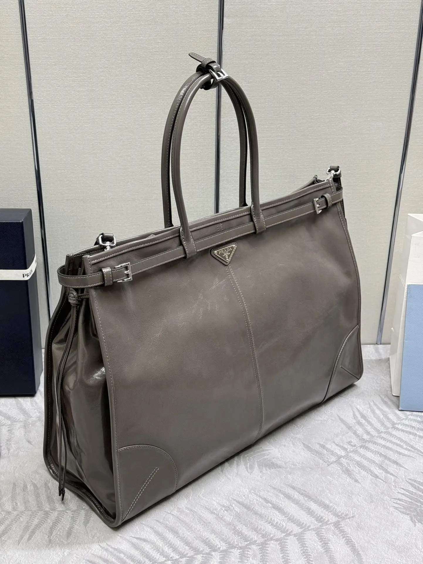 Prada Lux Soft Oiled Leather Tote Bag D135016422 — view 4