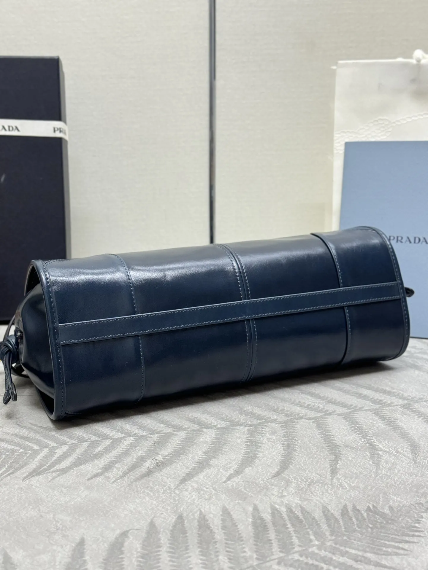 Soft Lux Oiled Leather Top-Handle Bag D104016431 — view 4