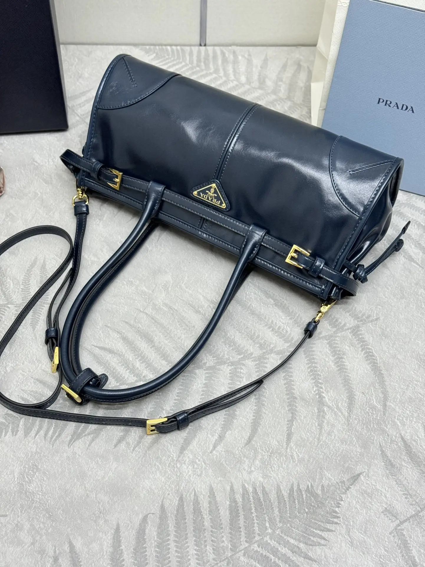 Soft Lux Oiled Leather Top-Handle Bag D104016431 — view 5