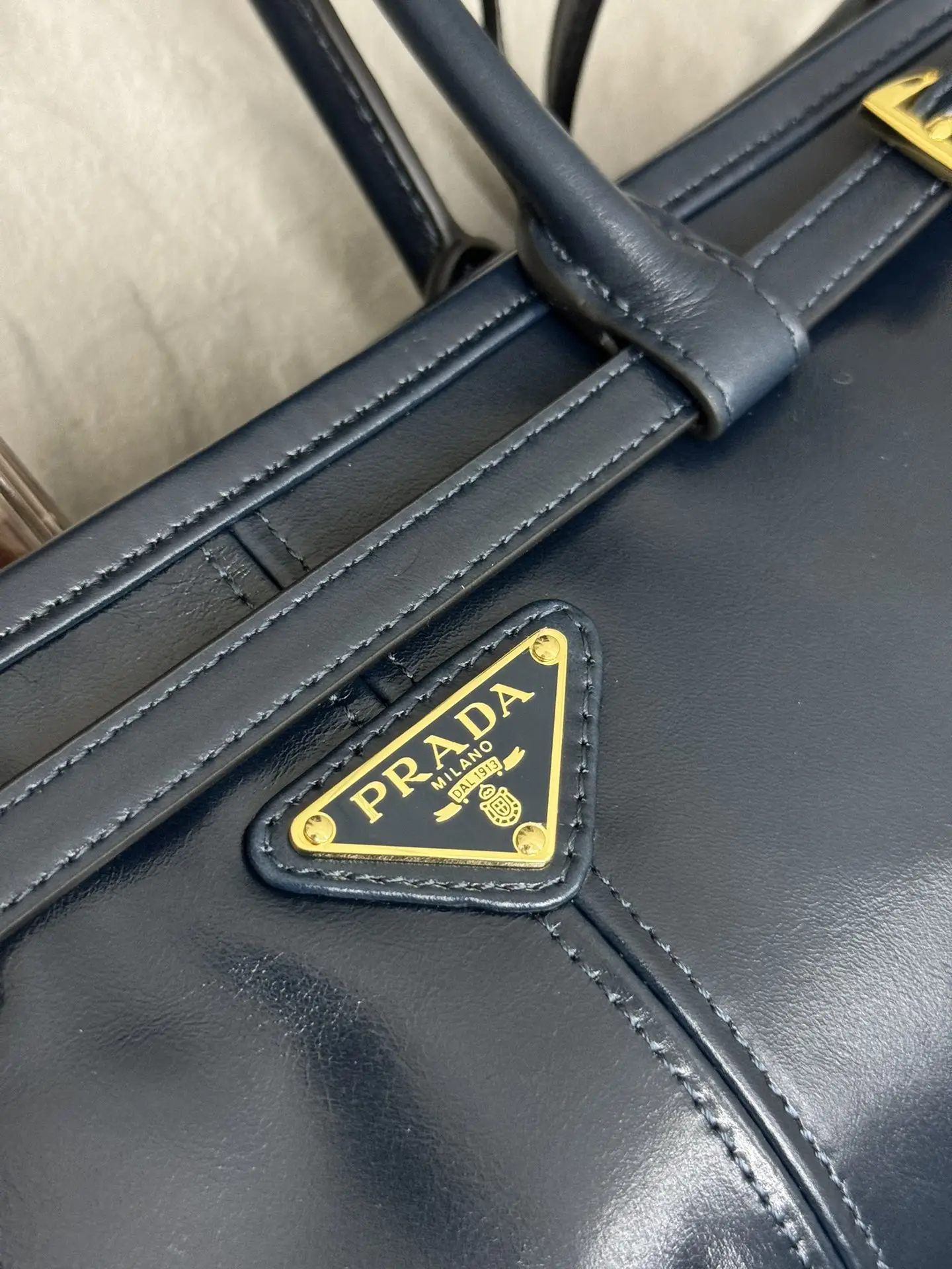 Soft Lux Oiled Leather Top-Handle Bag D104016431 — view 7