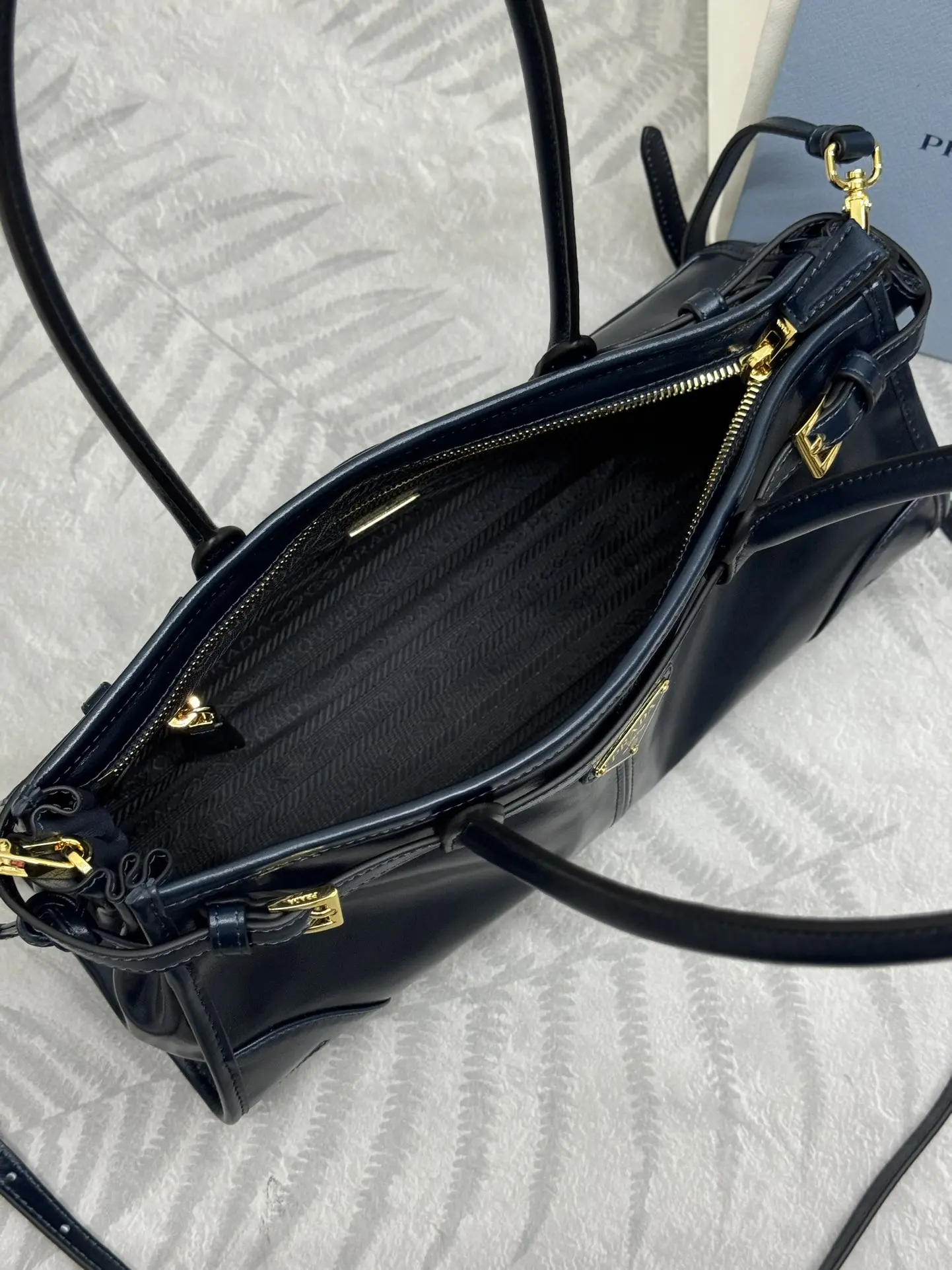 Soft Lux Oiled Leather Top-Handle Bag D104016431 — view 8