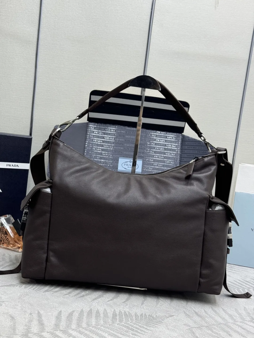 Explore Hobo Bag in Calf Leather D115016439 — view 2