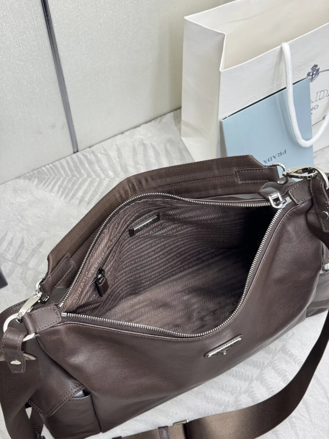 Explore Hobo Bag in Calf Leather D115016439 — view 8