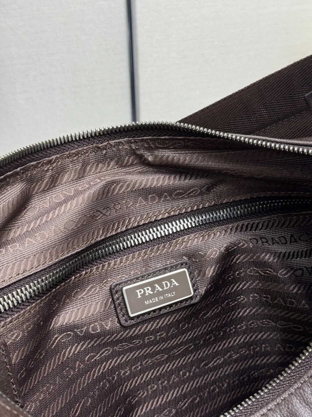 Explore Hobo Bag in Calf Leather D115016439 — view 9