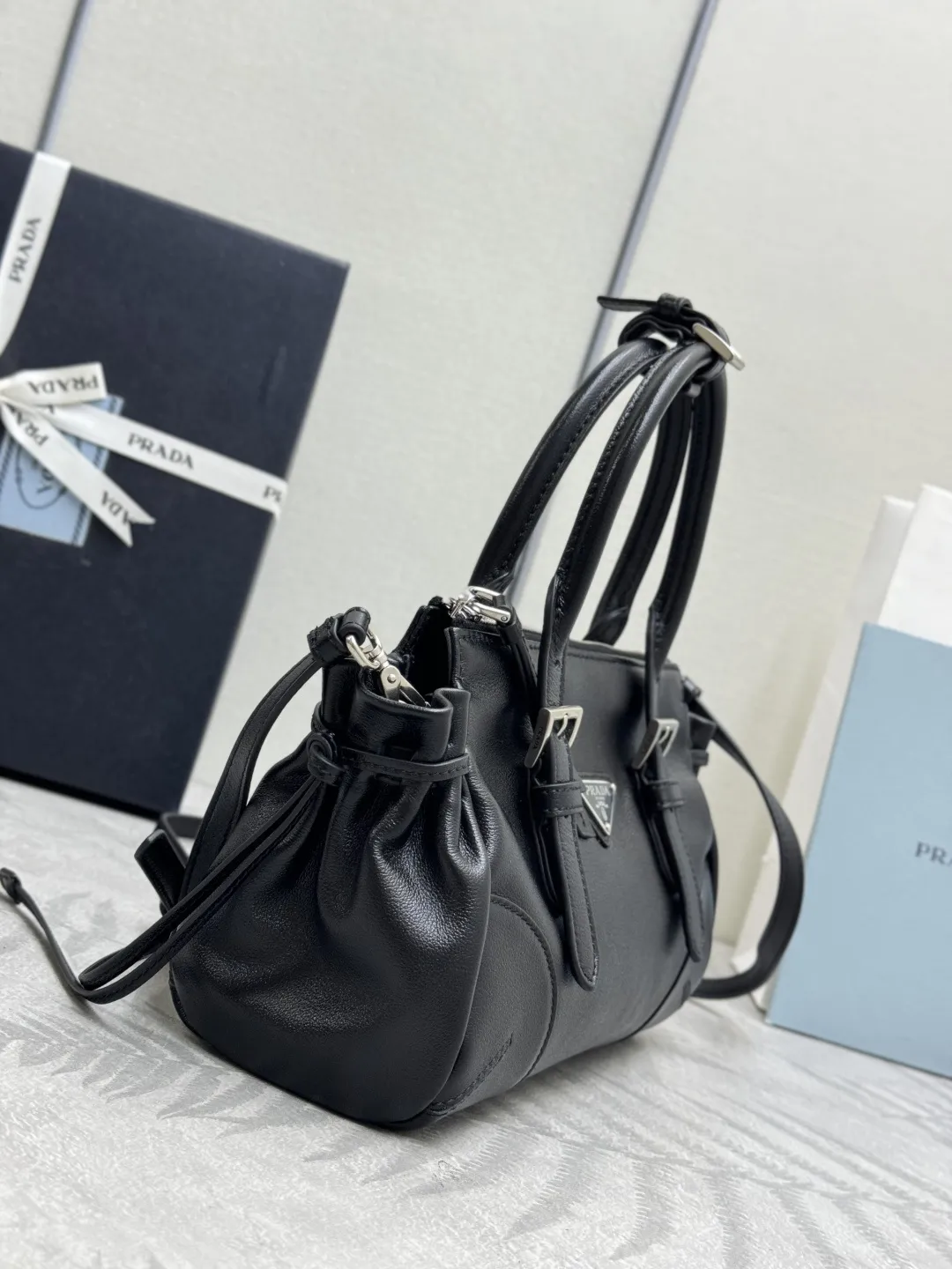 Small Vintage Leather Tote Bag 1BA499 D100016445 — view 4