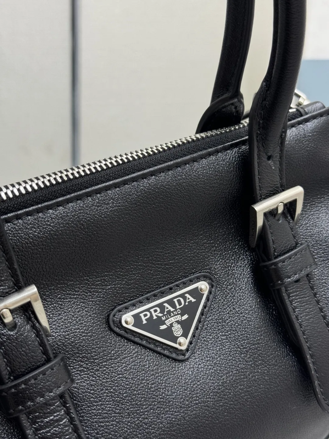Small Vintage Leather Tote Bag 1BA499 D100016445 — view 7