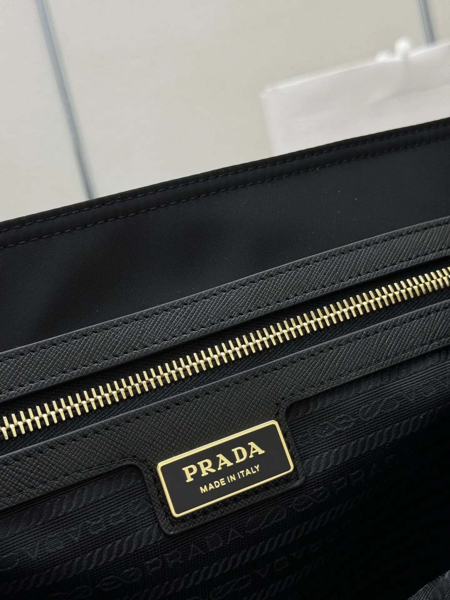 Re-Edition Nylon Tote Bag D66016447 — view 9
