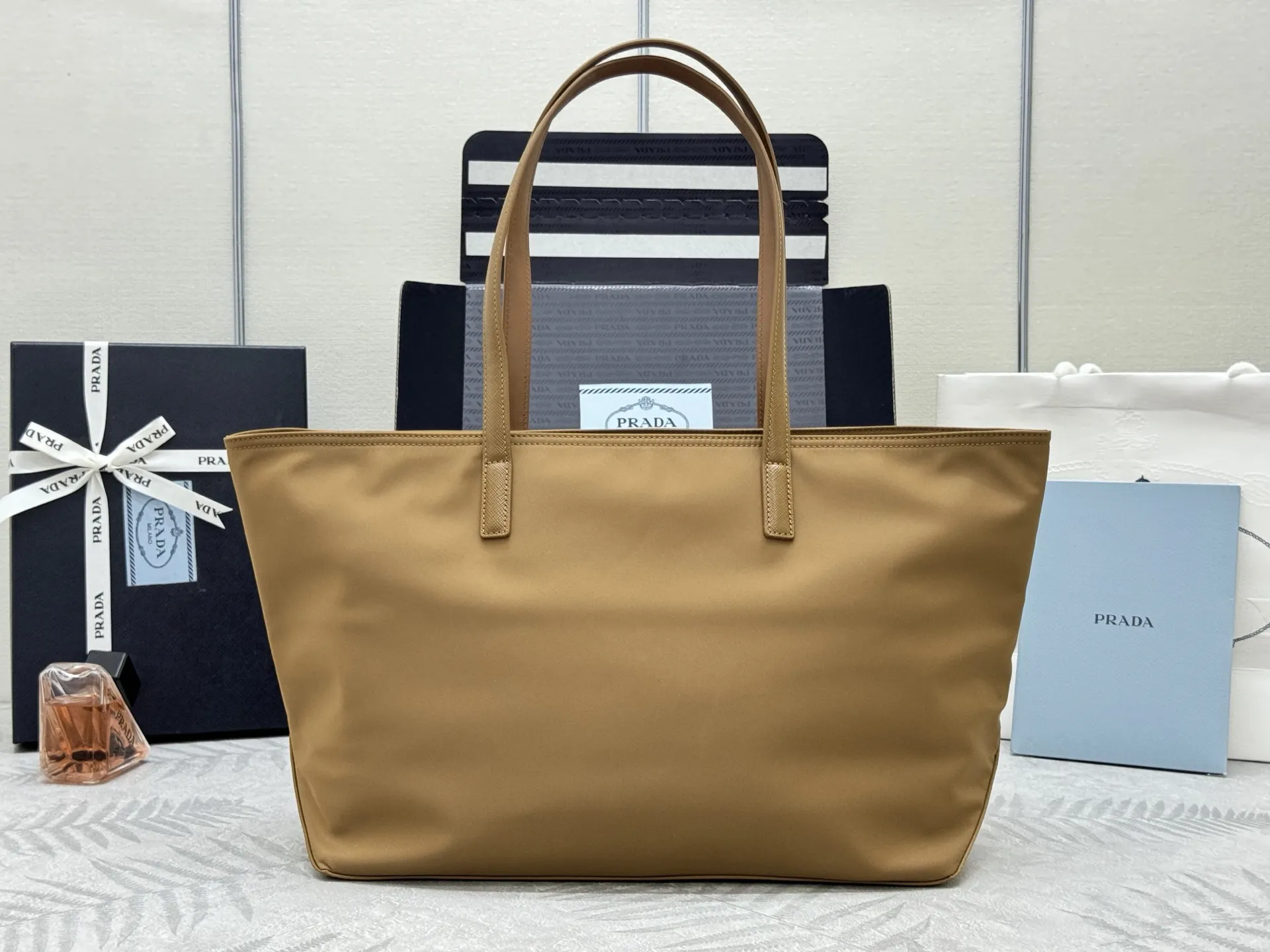 Prada Re-Edition Nylon Tote Bag D66016448 — view 3