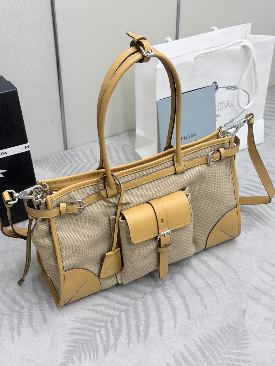 Soft Lux Linen and Leather Tote Bag D105016486 — view 3