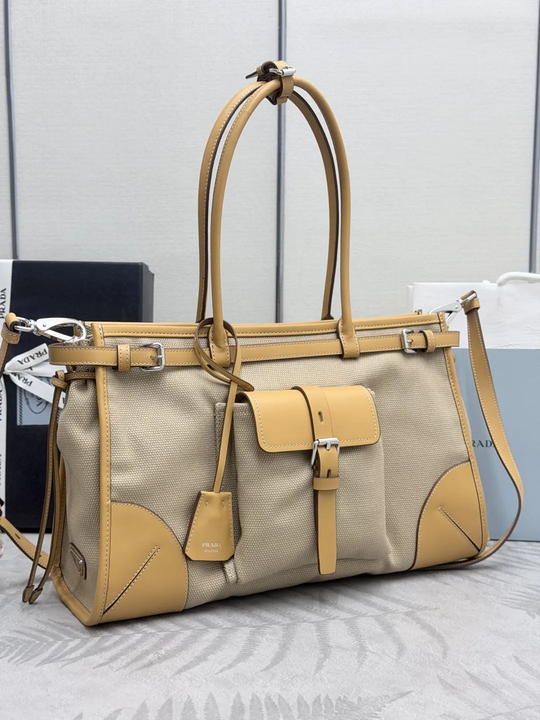 Soft Lux Linen and Leather Tote Bag D105016486 — view 5