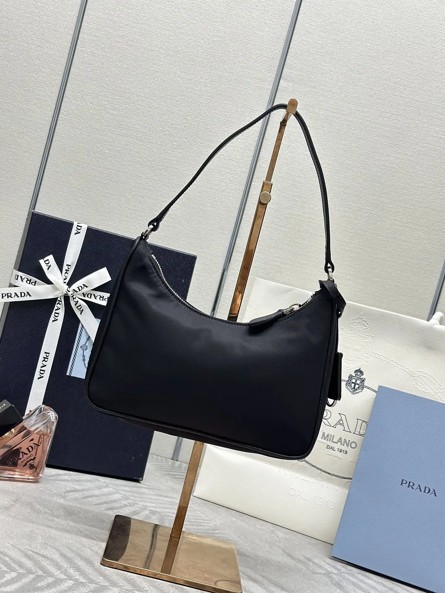 Prada Re-Edition 2005 Nylon Shoulder Bag D56016468 — view 2