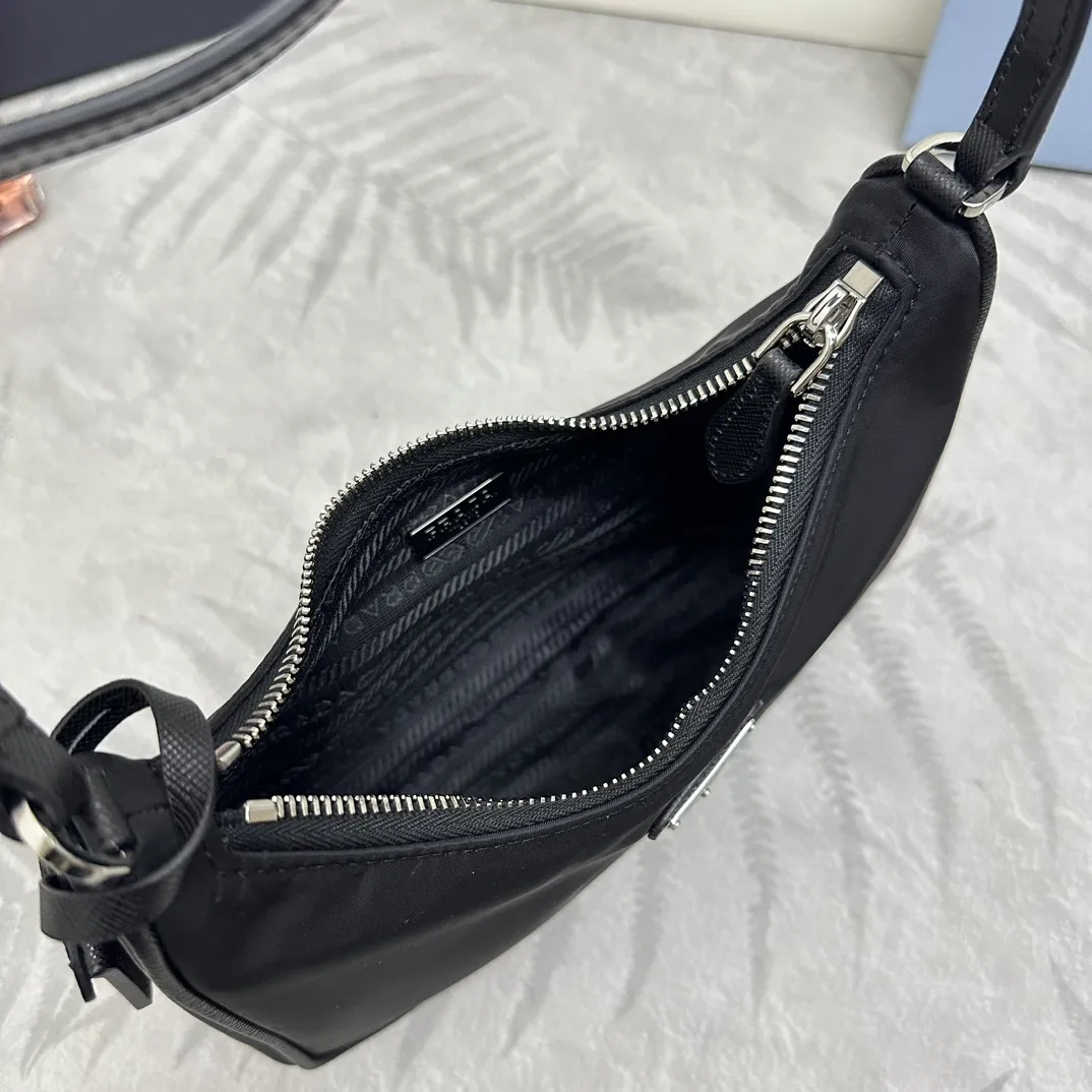 Prada Re-Edition 2005 Nylon Shoulder Bag D56016468 — view 8