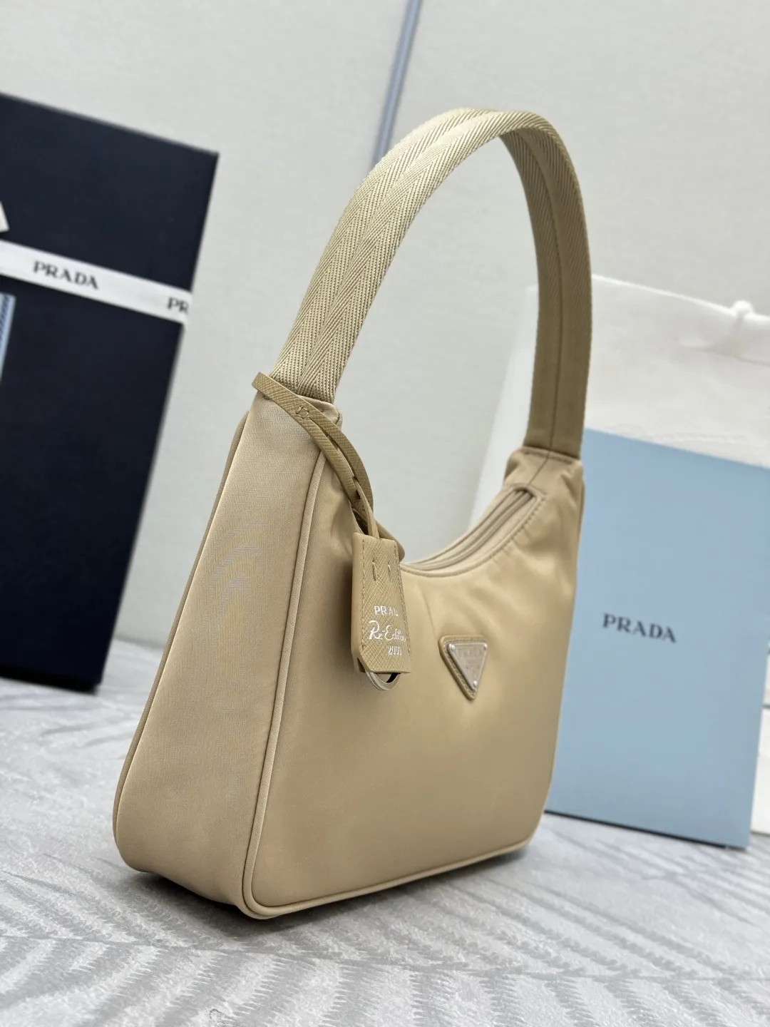 Re-Edition 2000 Nylon Shoulder Bag D53016469 — view 3