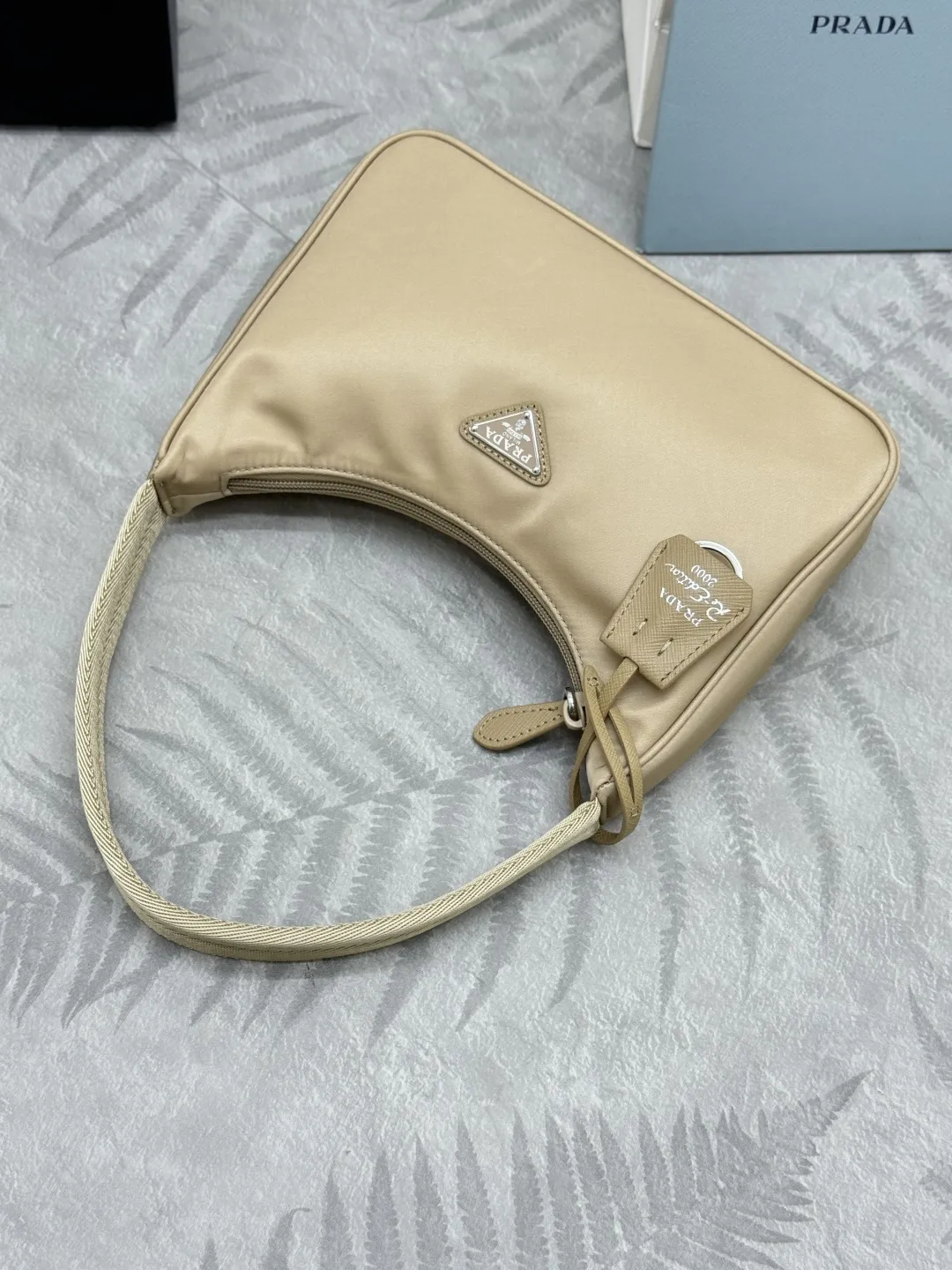 Re-Edition 2000 Nylon Shoulder Bag D53016469 — view 4
