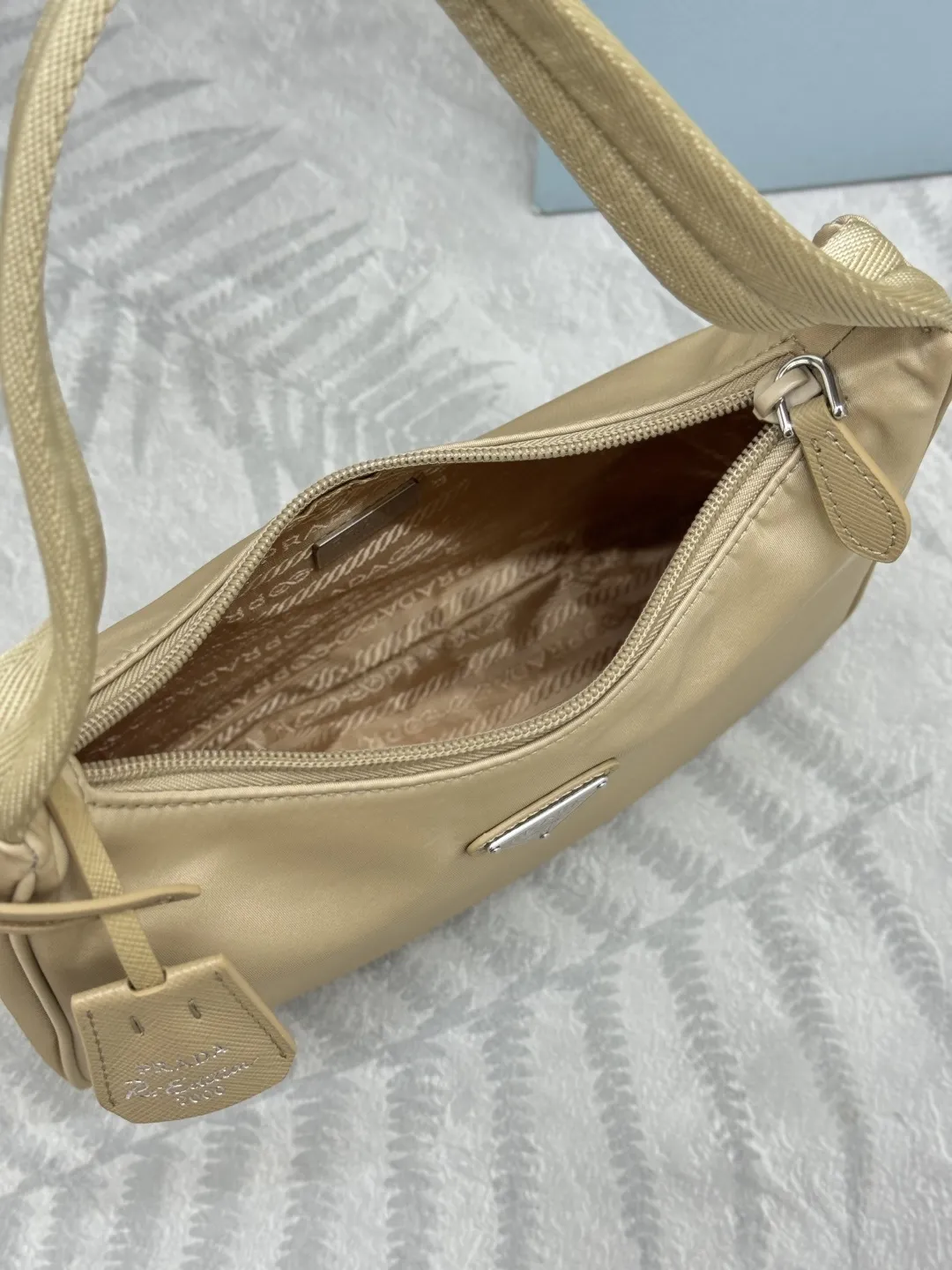 Re-Edition 2000 Nylon Shoulder Bag D53016469 — view 8