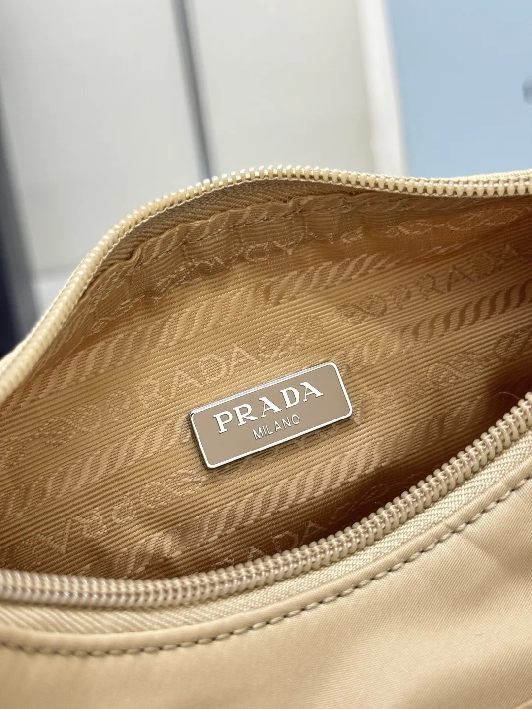 Re-Edition 2000 Nylon Shoulder Bag D53016469 — view 9