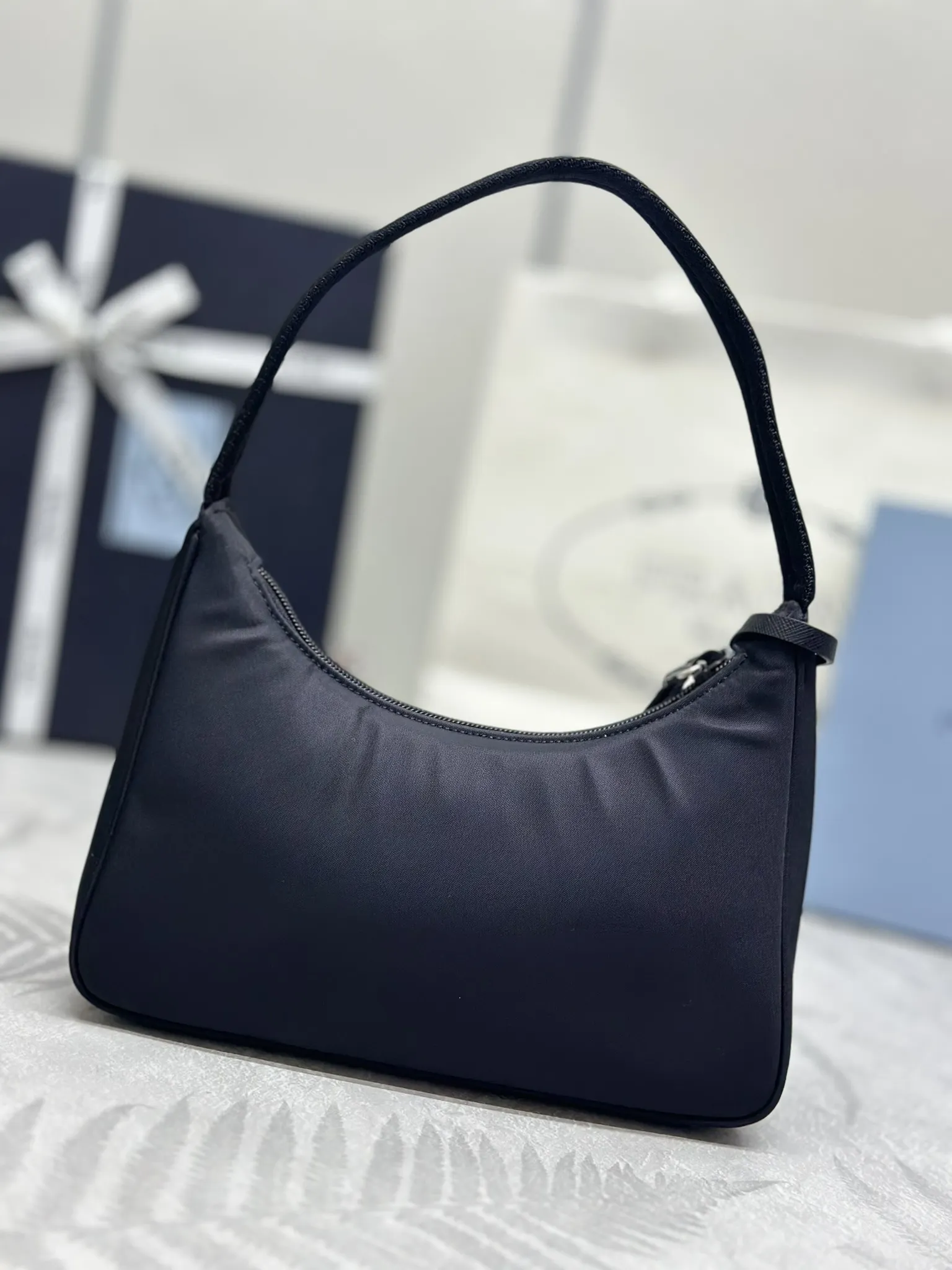 Prada Re-Edition 2000 Nylon Shoulder Bag D53016470 — view 2