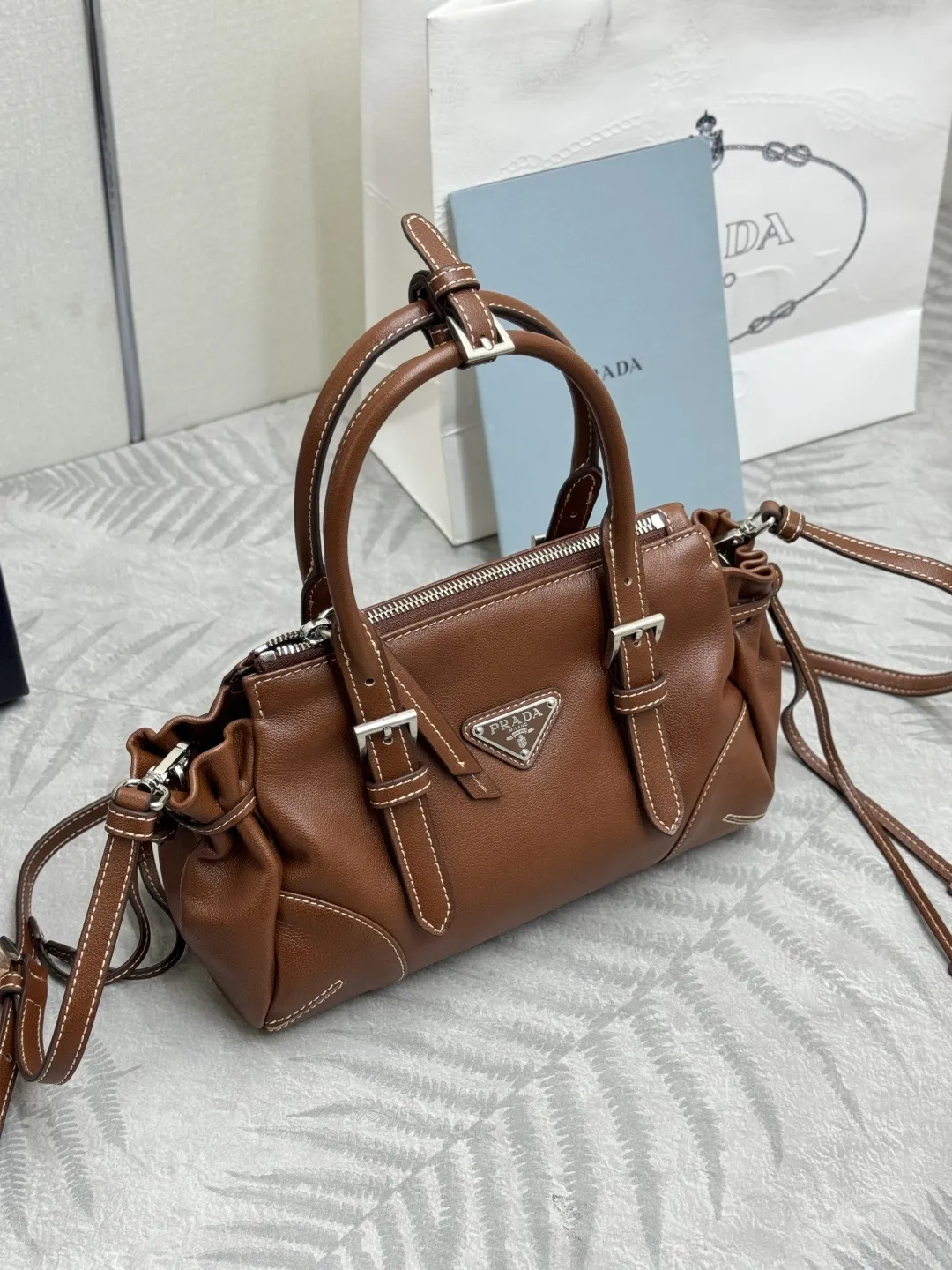 Vintage Leather Top-Handle Tote Bag D100017747 — view 3