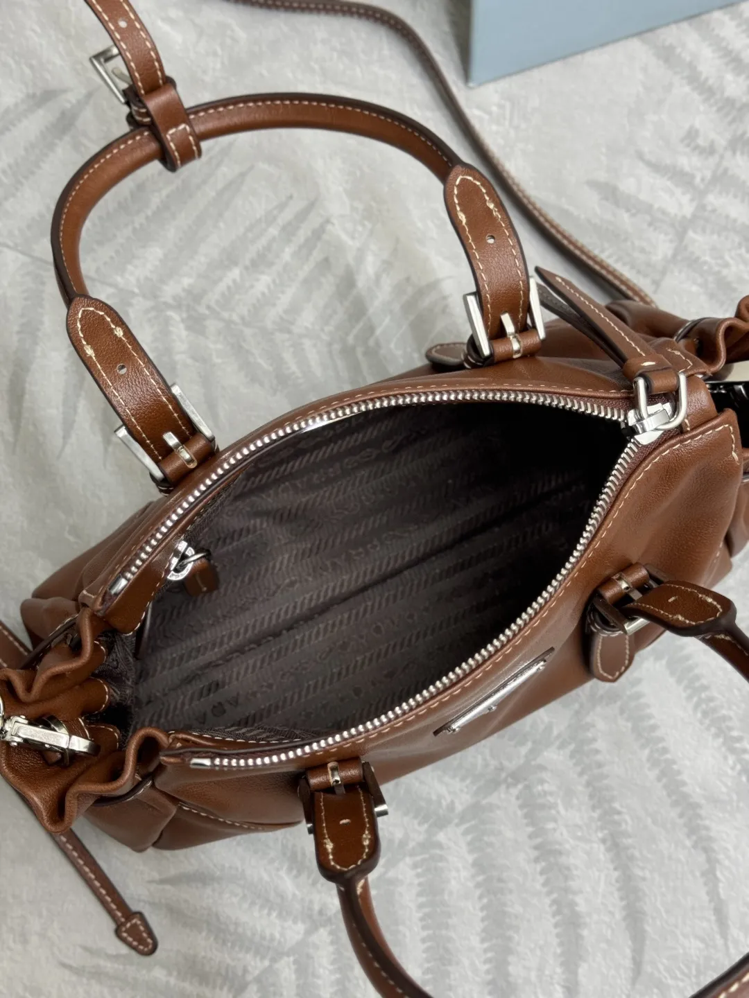 Vintage Leather Top-Handle Tote Bag D100017747 — view 8