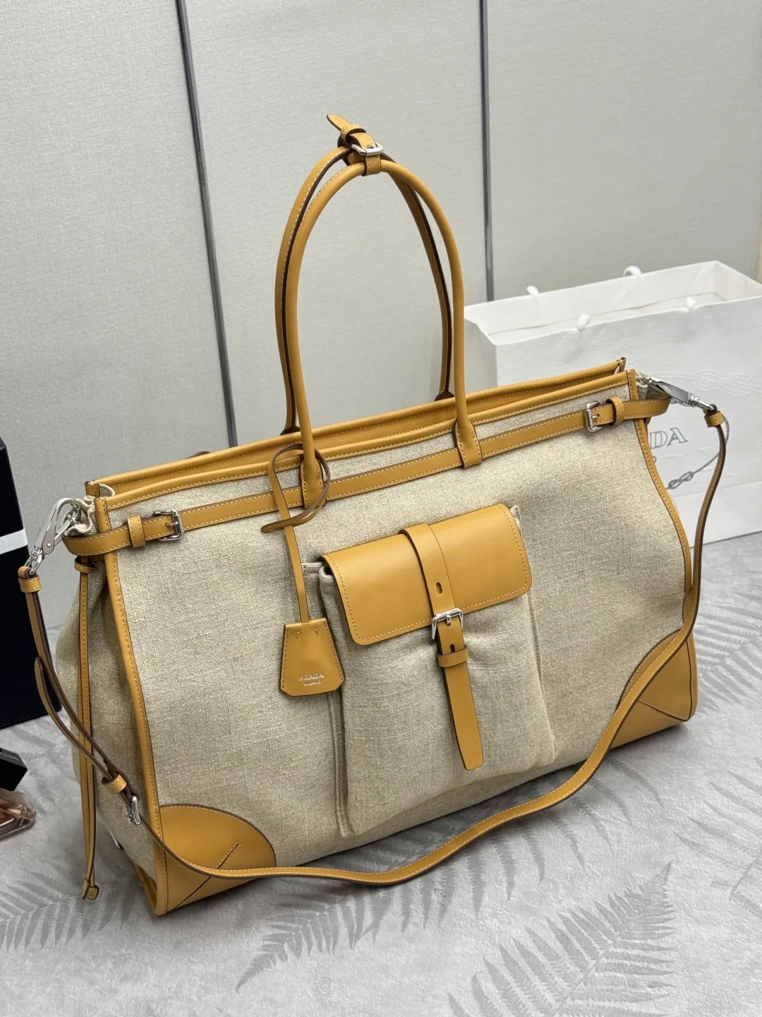 Soft Lux Linen and Leather Tote Bag D118017740 — view 3