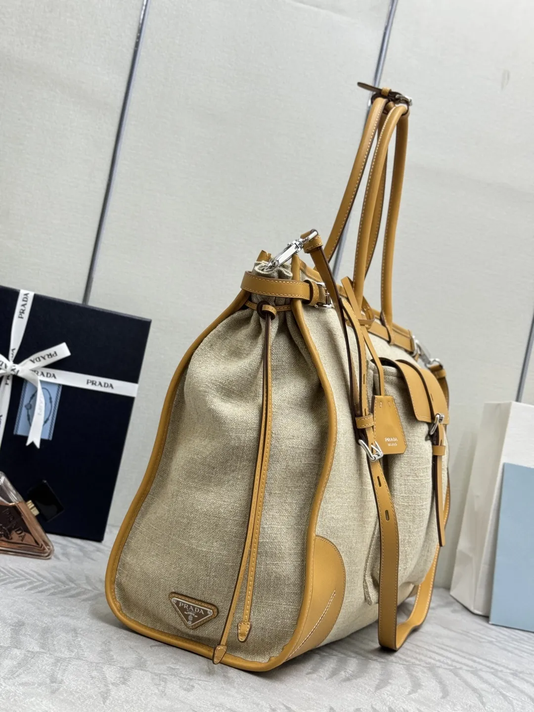 Soft Lux Linen and Leather Tote Bag D118017740 — view 4