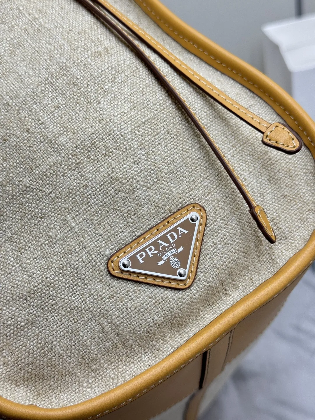 Soft Lux Linen and Leather Tote Bag D118017740 — view 6