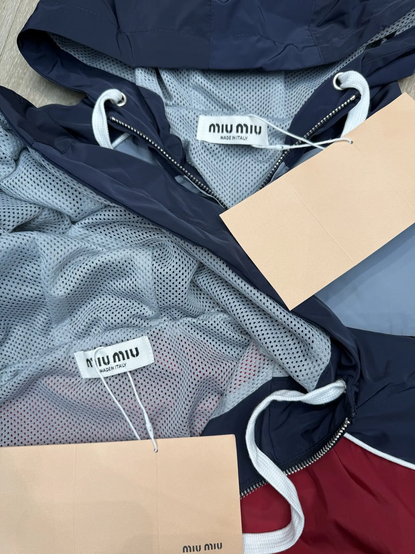 Color-Block Hooded Windbreaker Jacket D11915683 — view 2