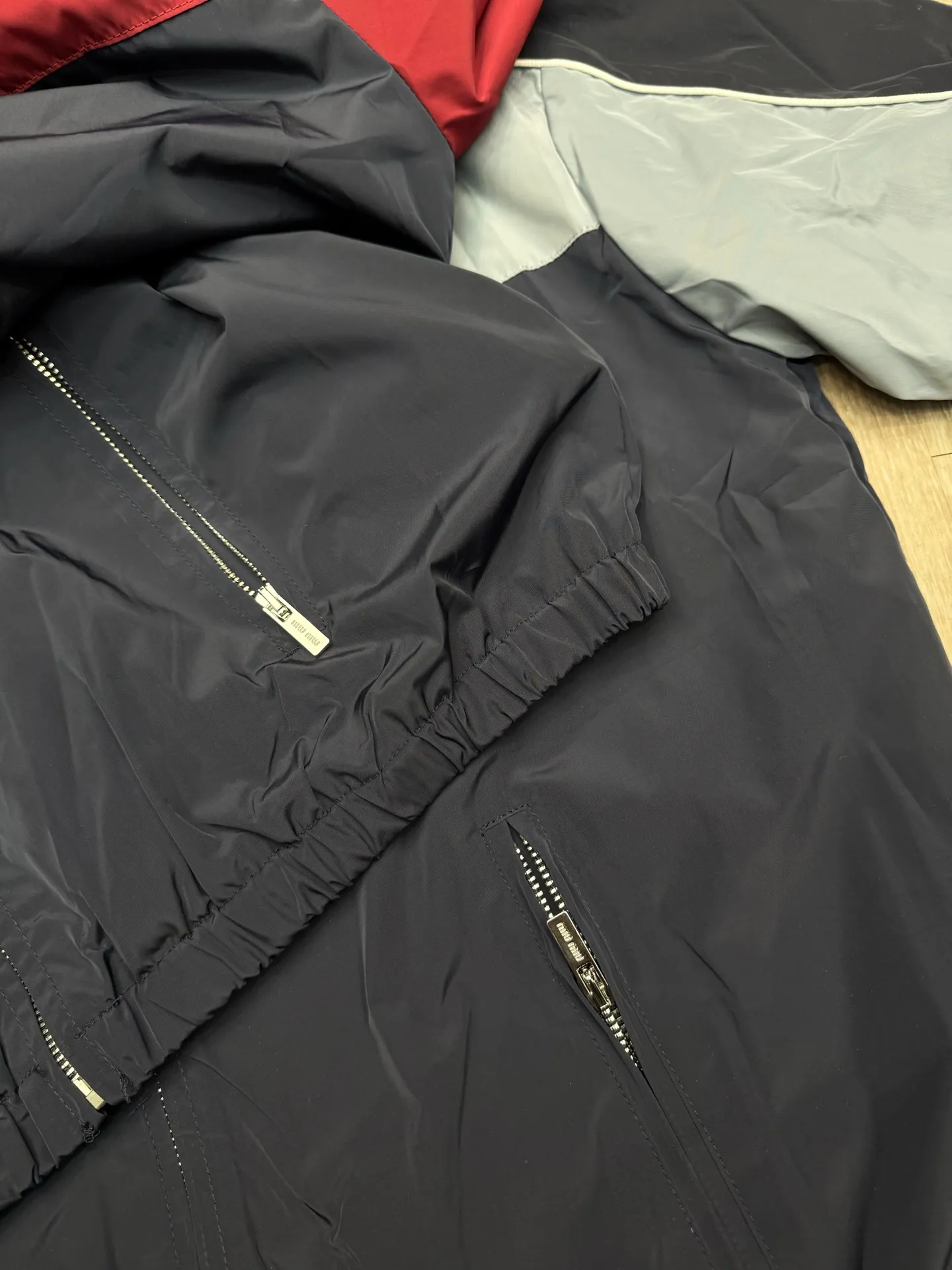 Color-Block Hooded Windbreaker Jacket D11915683 — view 3