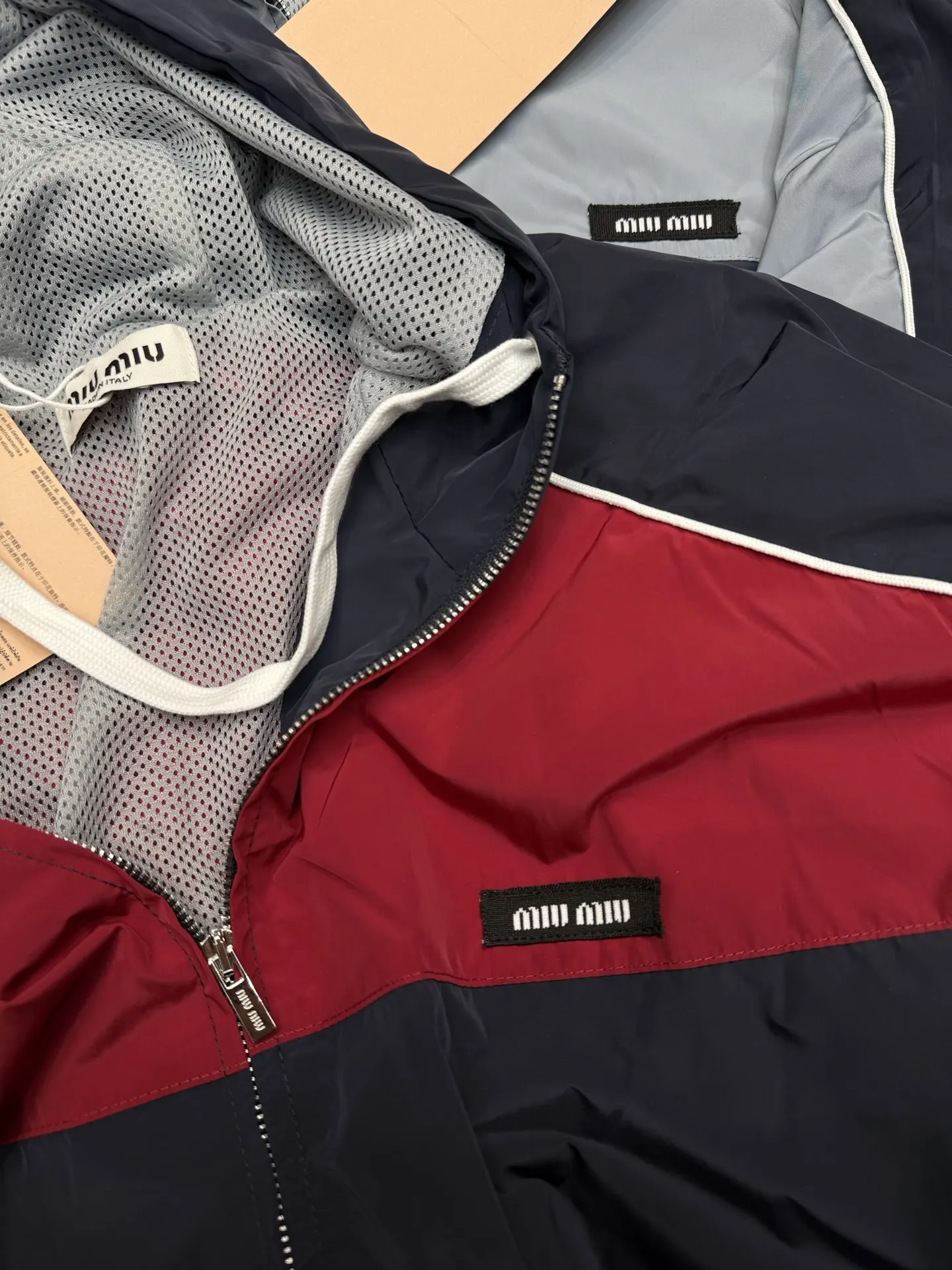 Color-Block Hooded Windbreaker Jacket D11915683 — view 4