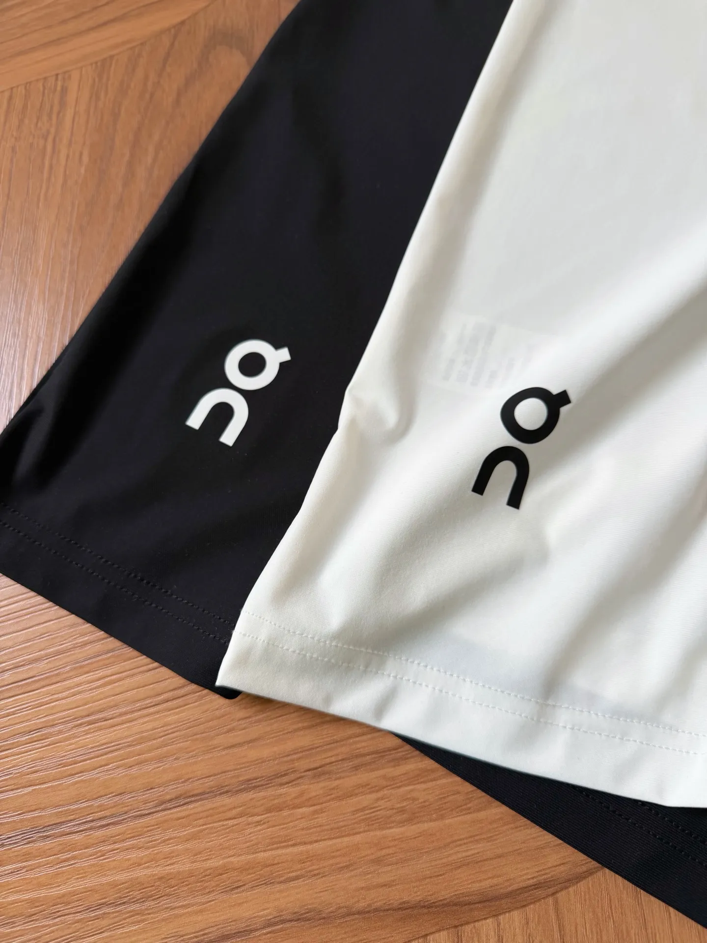 On Running Court Performance Tech T-Shirt D12013204 — view 6