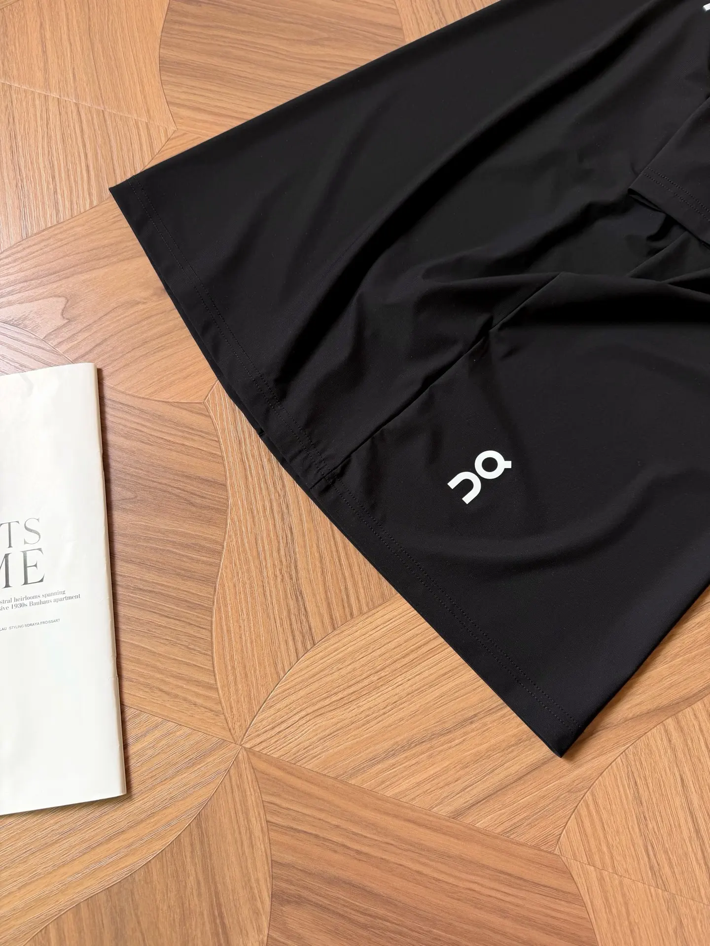 On Running Court Performance Tech T-Shirt D12013204 — view 9