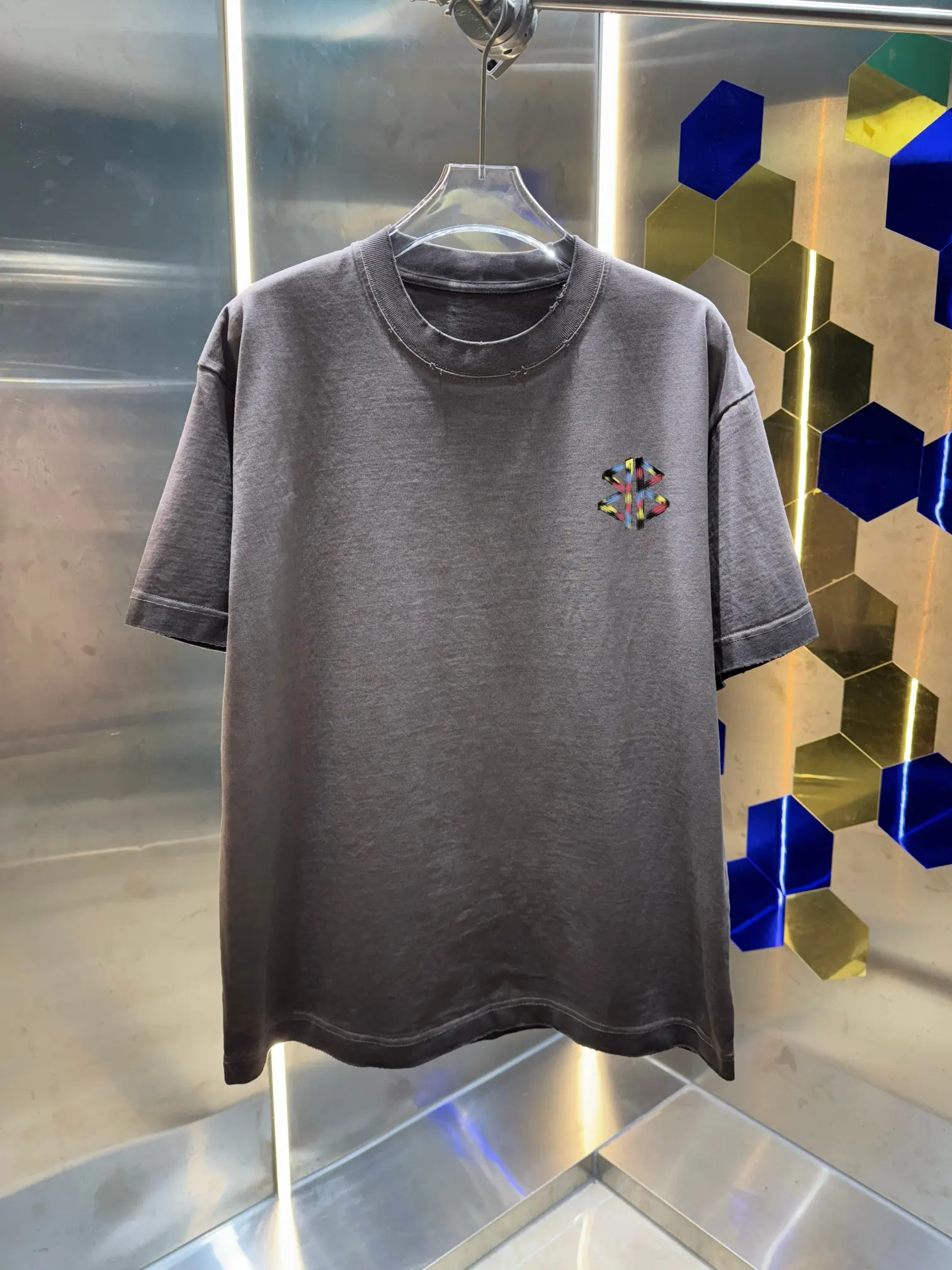 Logo Embroidered Distressed Cotton T-Shirt D14013008