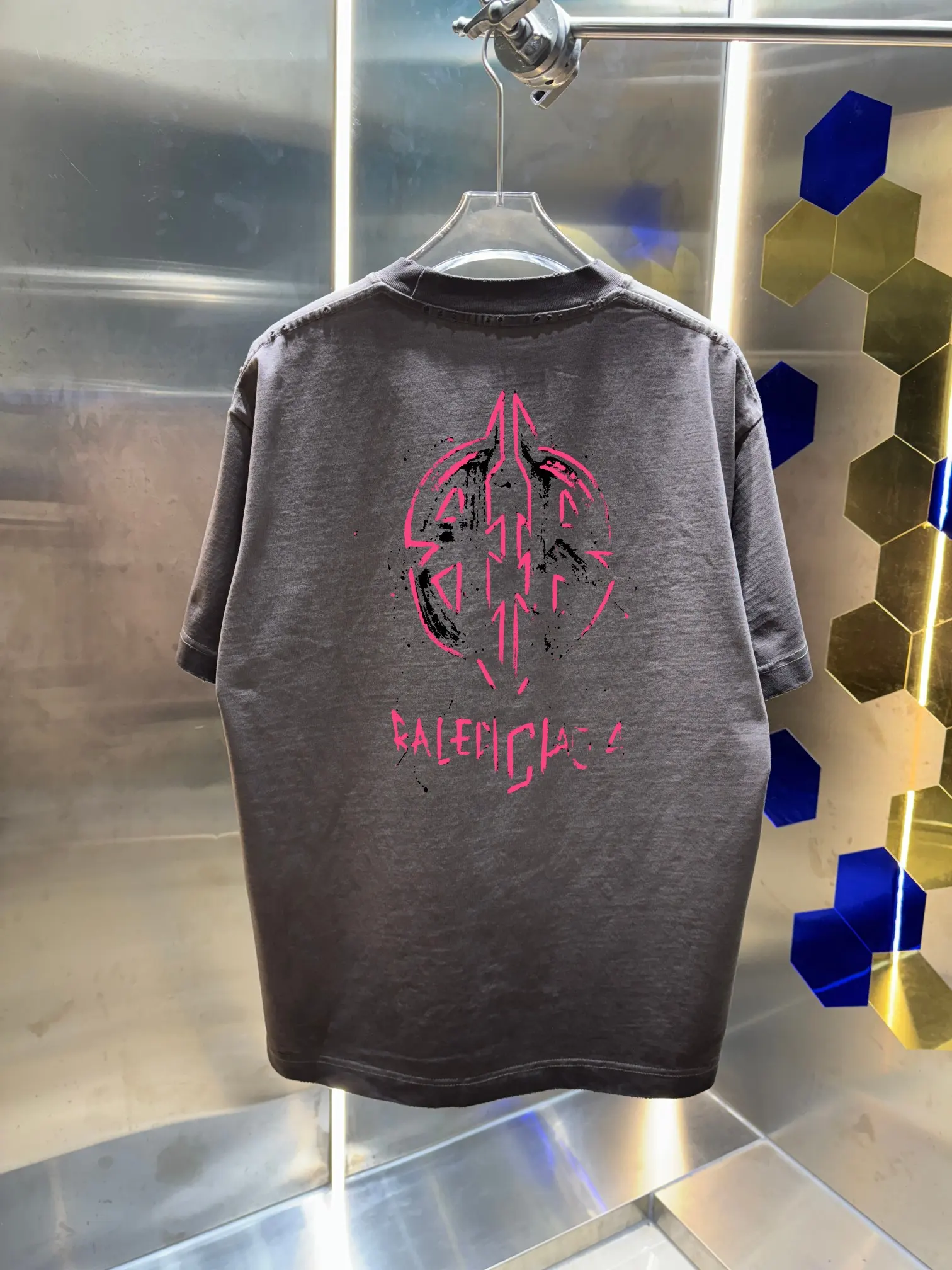 Logo Print Distressed Cotton T-Shirt D14013012 — view 3