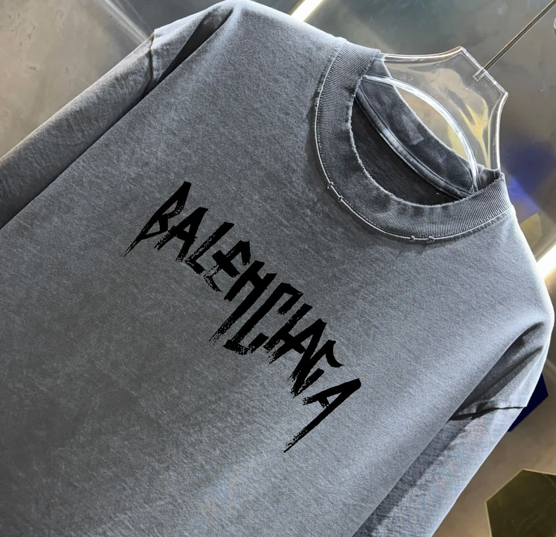 Logo Print Distressed Cotton T-Shirt D14013011 — view 2