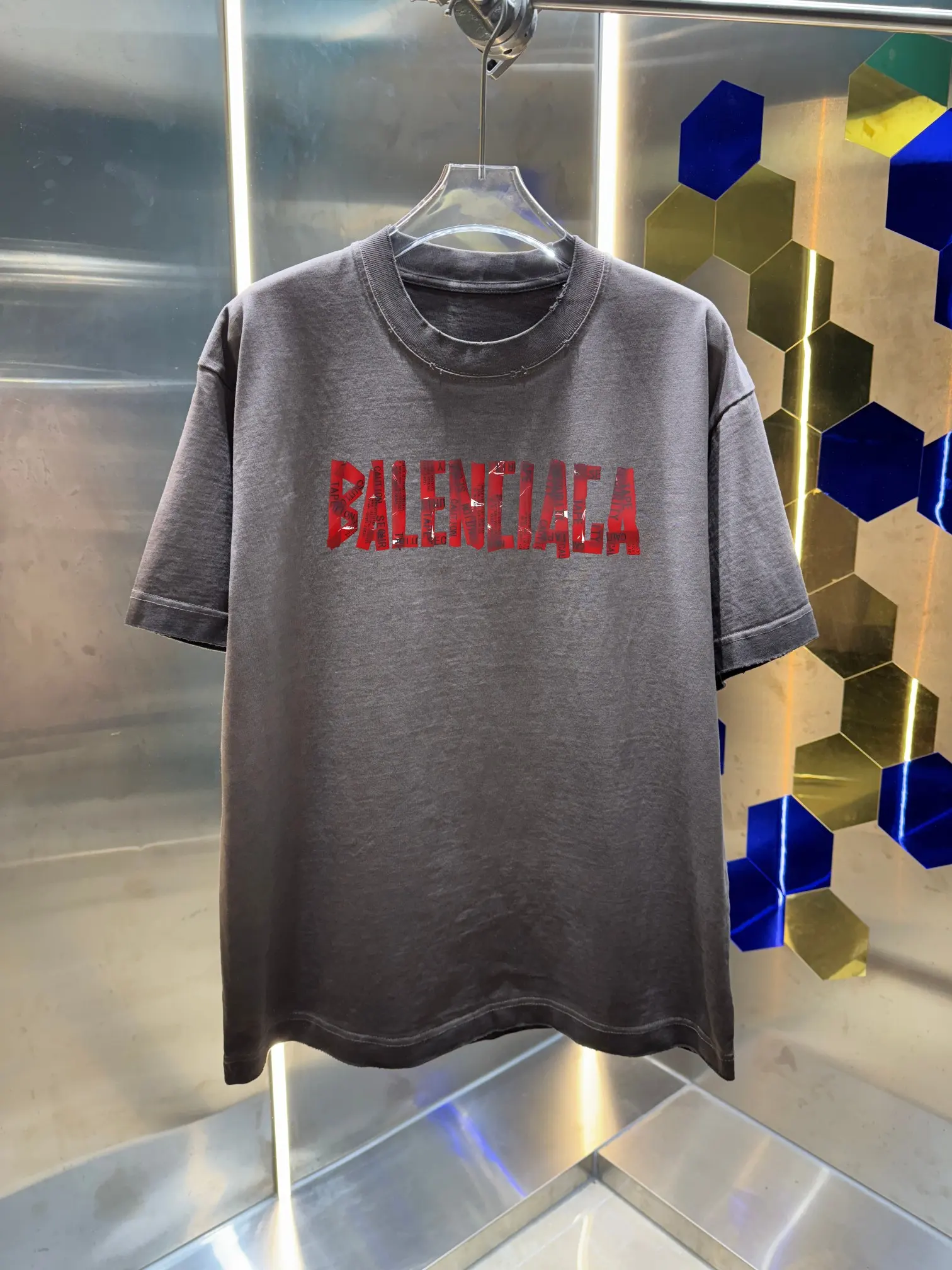 Logo Tape Distressed Cotton T-Shirt D14013004