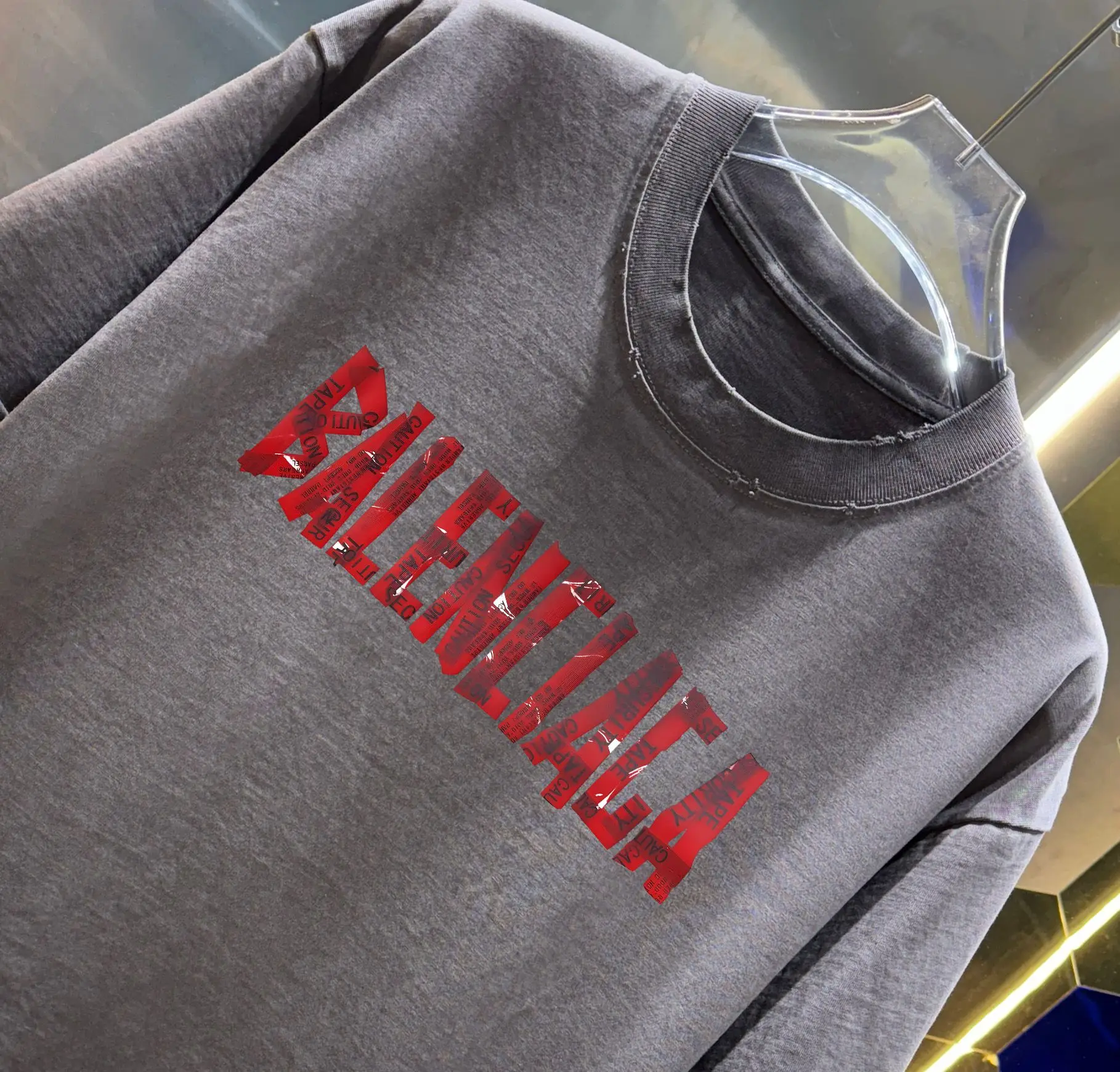 Logo Tape Distressed Cotton T-Shirt D14013004 — view 2