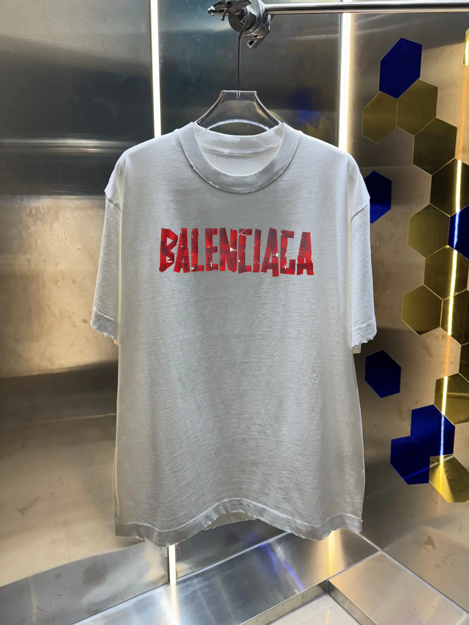 Logo Print Distressed Cotton T-Shirt D14013001