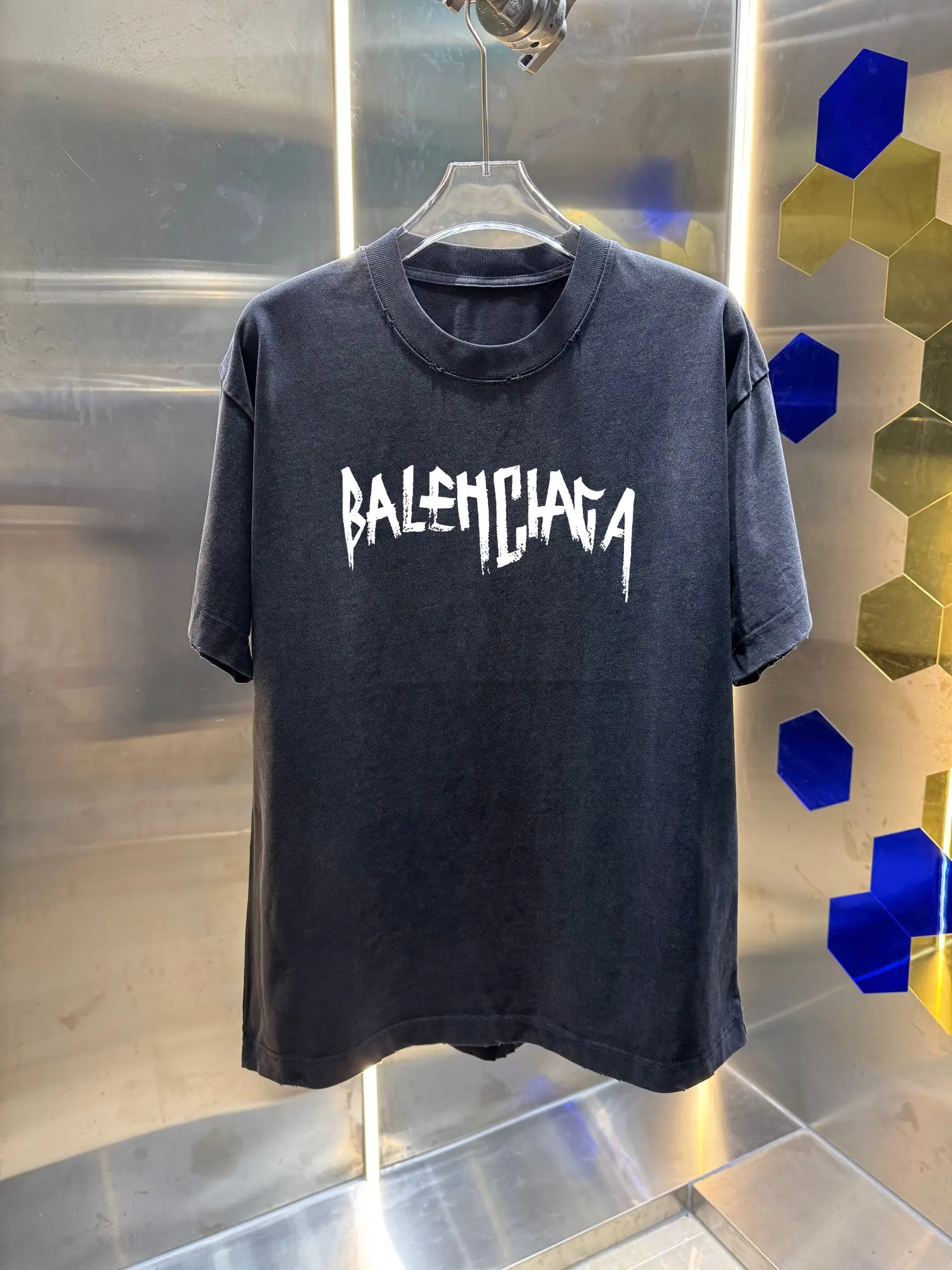 Logo Print Distressed Cotton T-Shirt D14013010