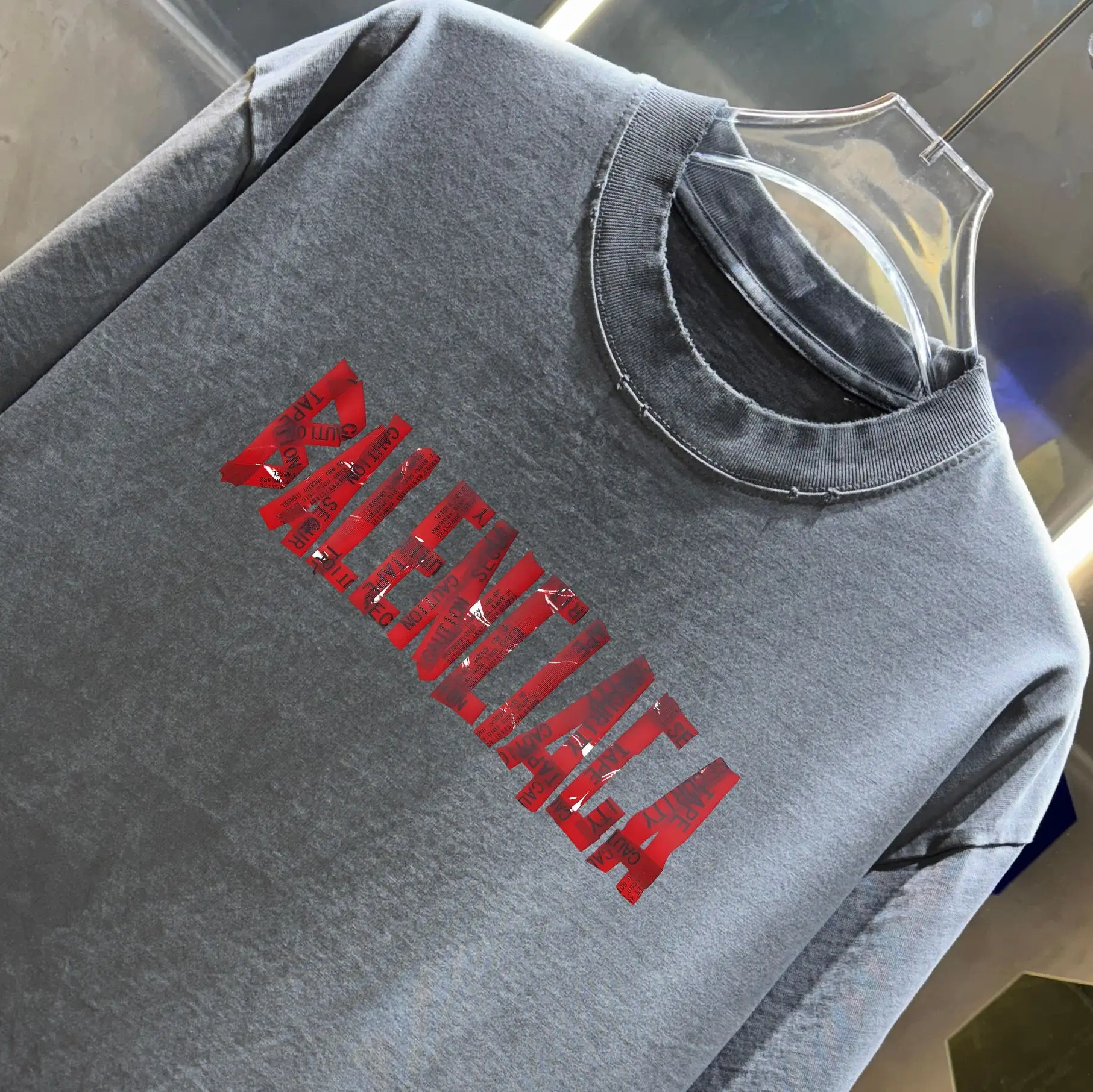 Logo Print Distressed Cotton T-Shirt D14013003 — view 2
