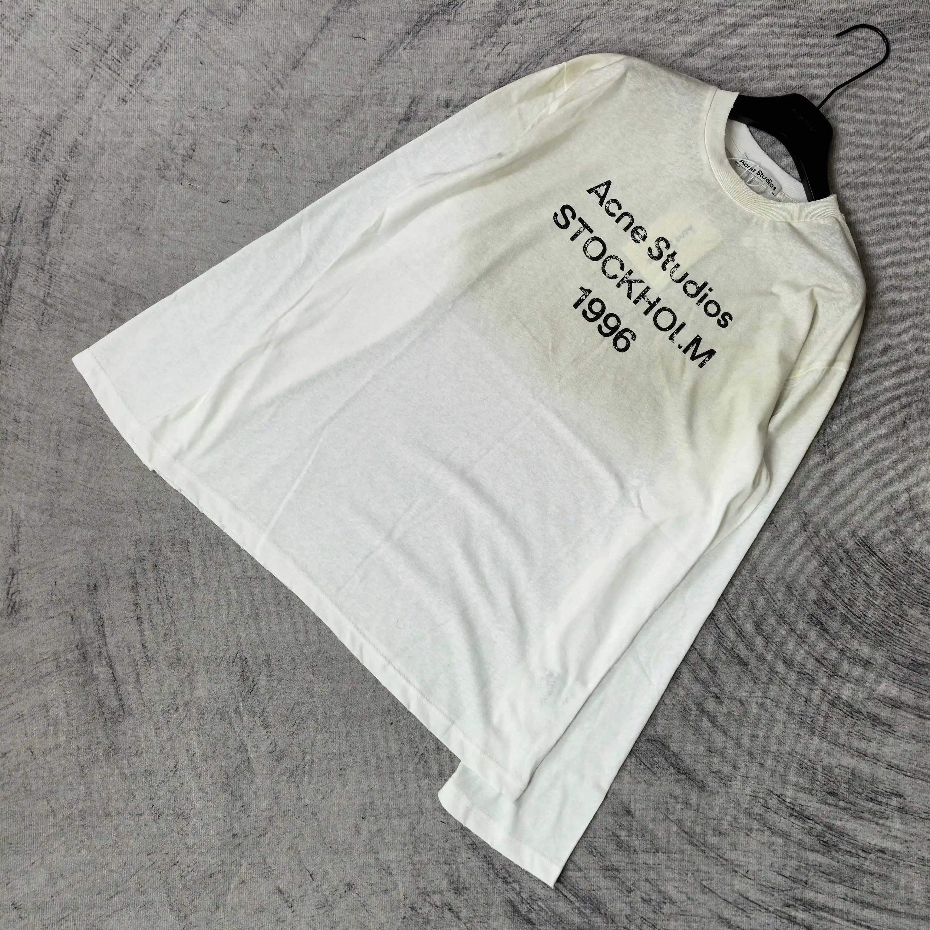 1996 Logo Distressed Long-Sleeve T-Shirt D14023269 — view 4