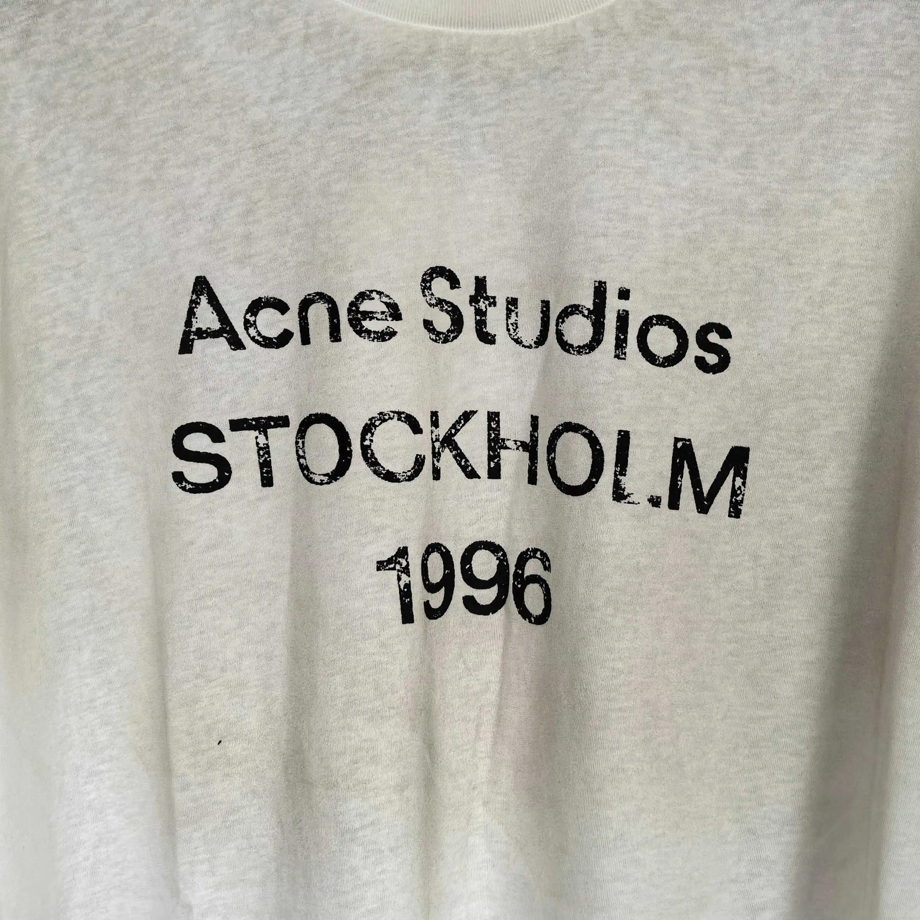 1996 Logo Distressed Long-Sleeve T-Shirt D14023269 — view 8