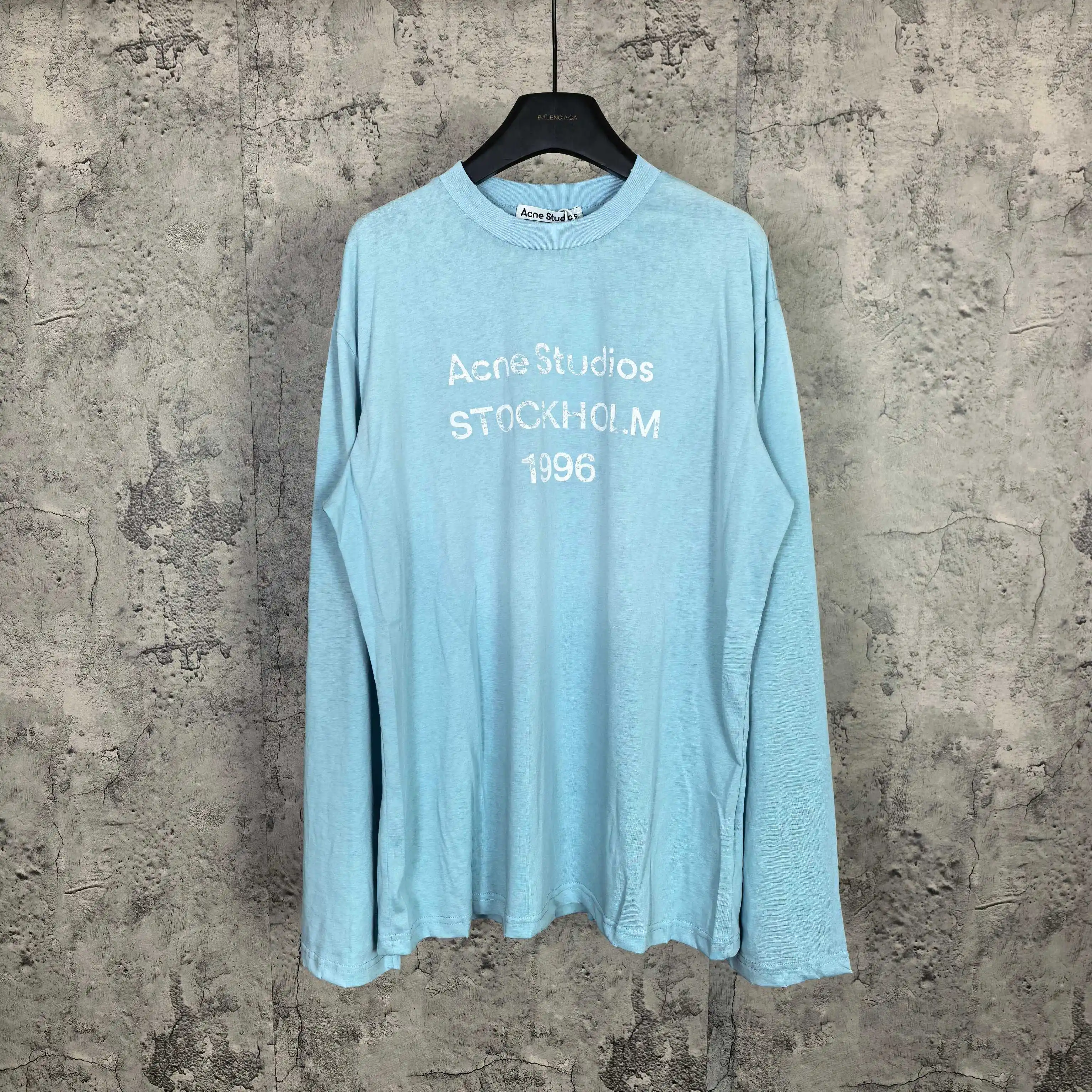 1996 Logo Distressed Long-Sleeve T-Shirt D14023267